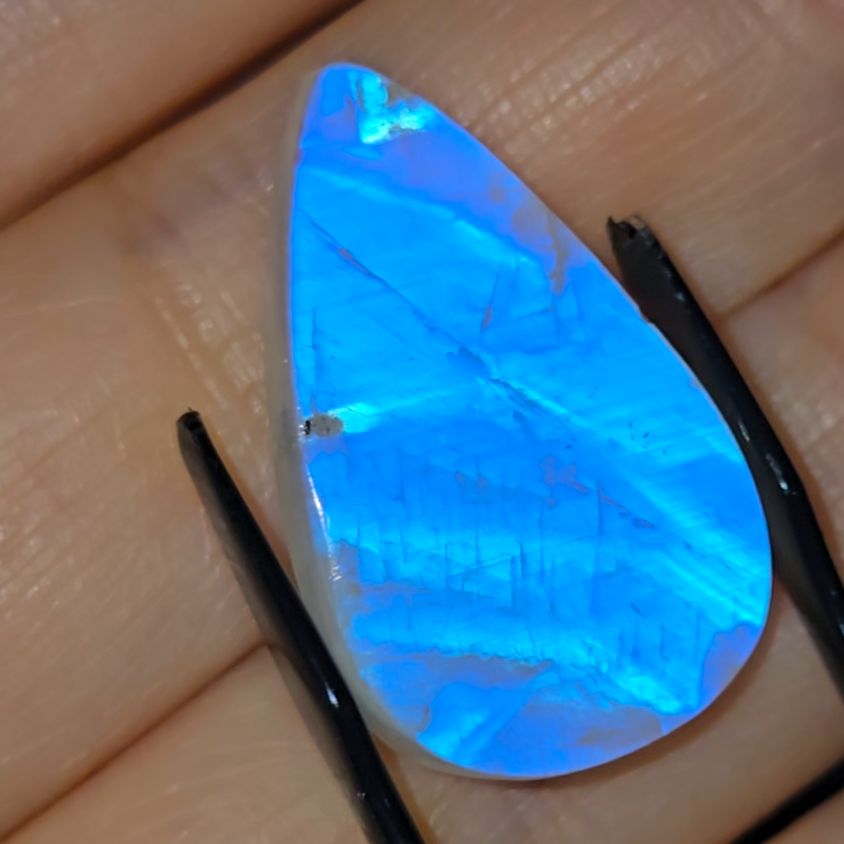 Intense blue flash moonstone from India - MS6