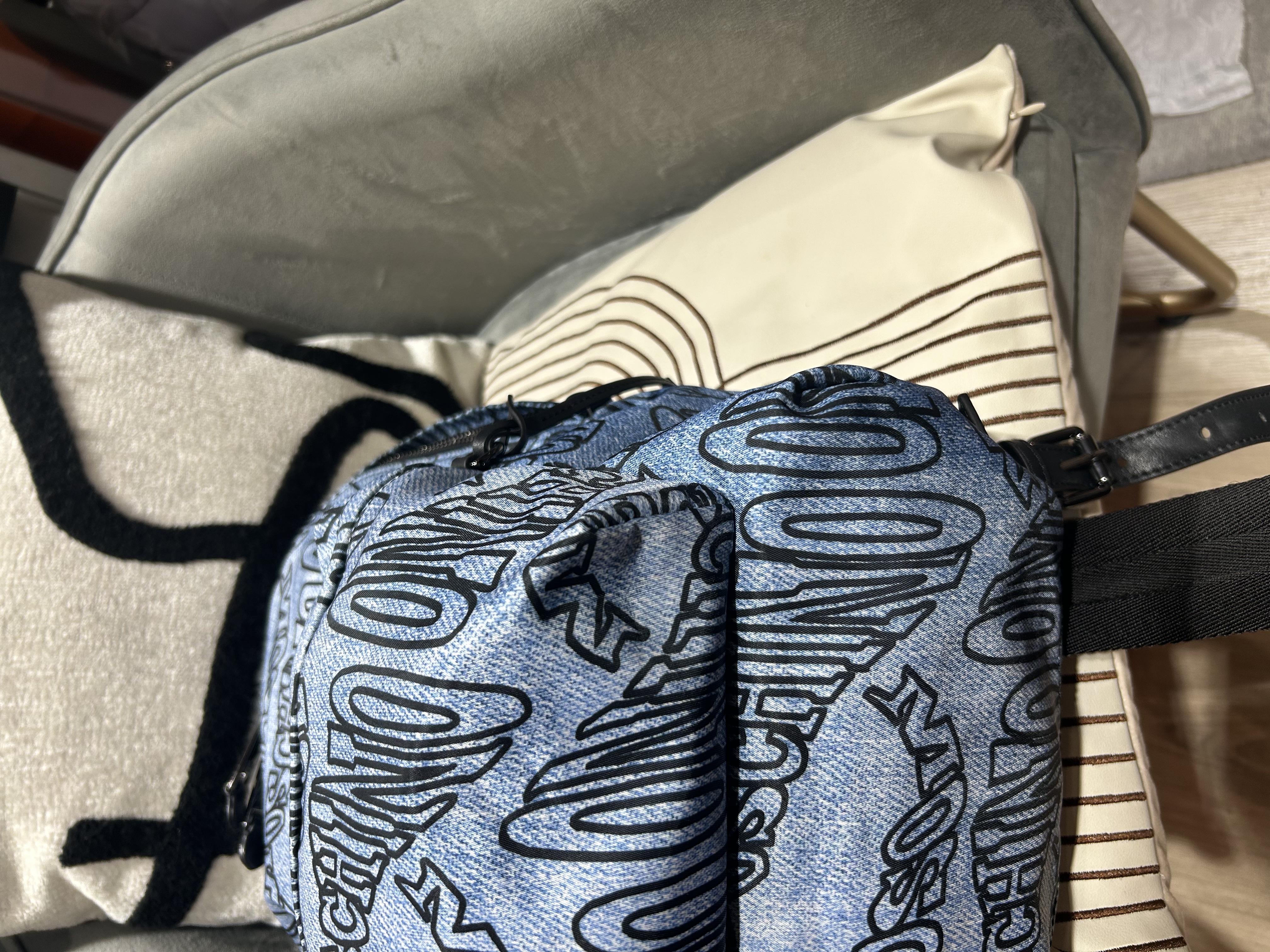 Moschino Nylon Backpack 牛仔藍 100%Authentic, 99%New