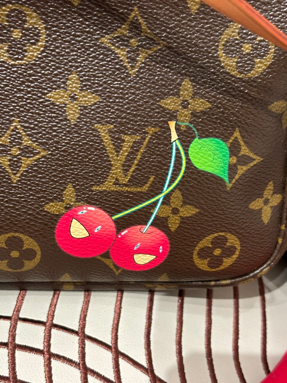 Lv pochette Takashi Murakami Monogram Cherry Pochette Accessoires 單肩包（limited edition ） 100%Authentic, 98%New ✅Dust bag ✅Box