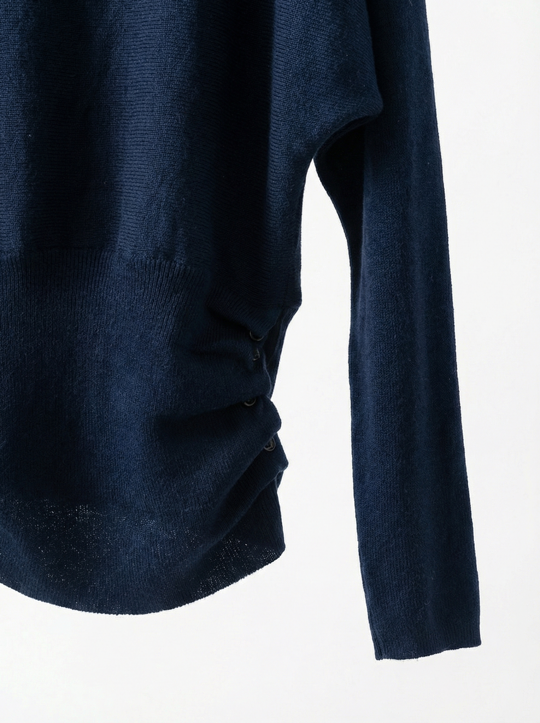 深藍撞色斜肩短版針織毛衣