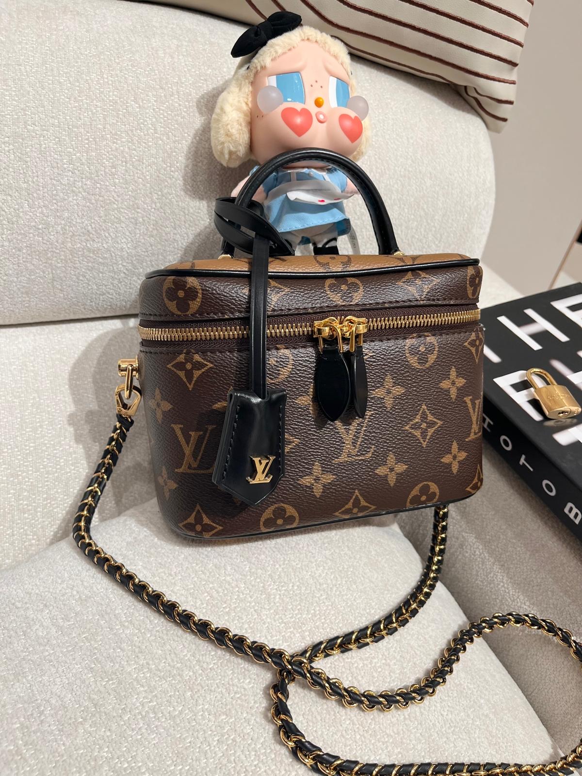 LV Vanity pm Monogram reverse M45165 100%Authentic, 98%New ✅Key Lock✅Dust bag