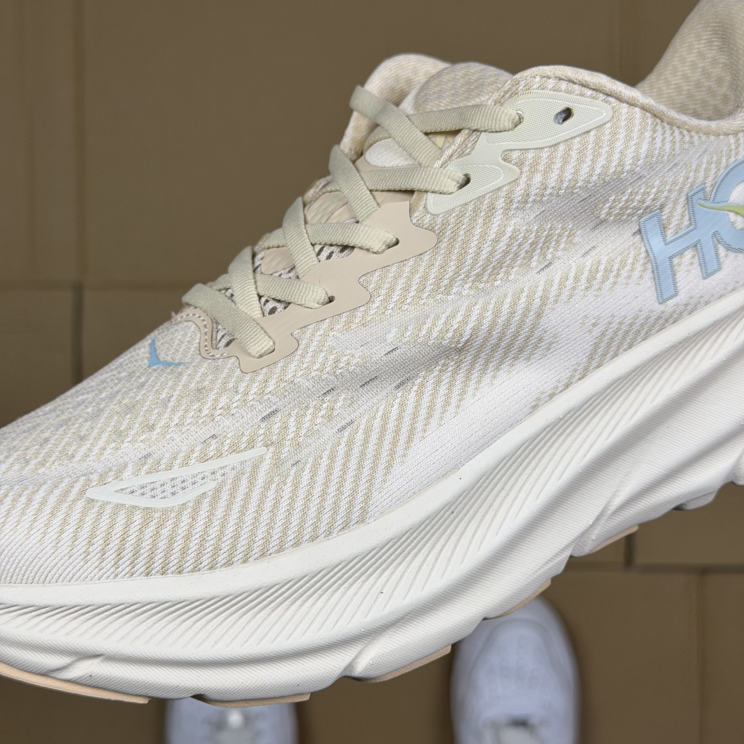 Hoka Clifton 9