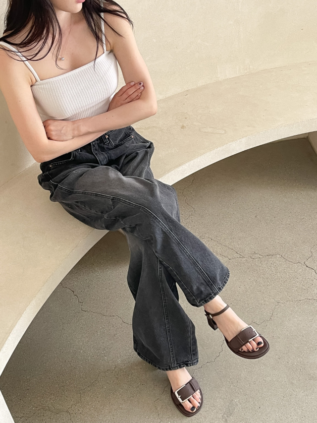 Vintage buckle heeled sandal