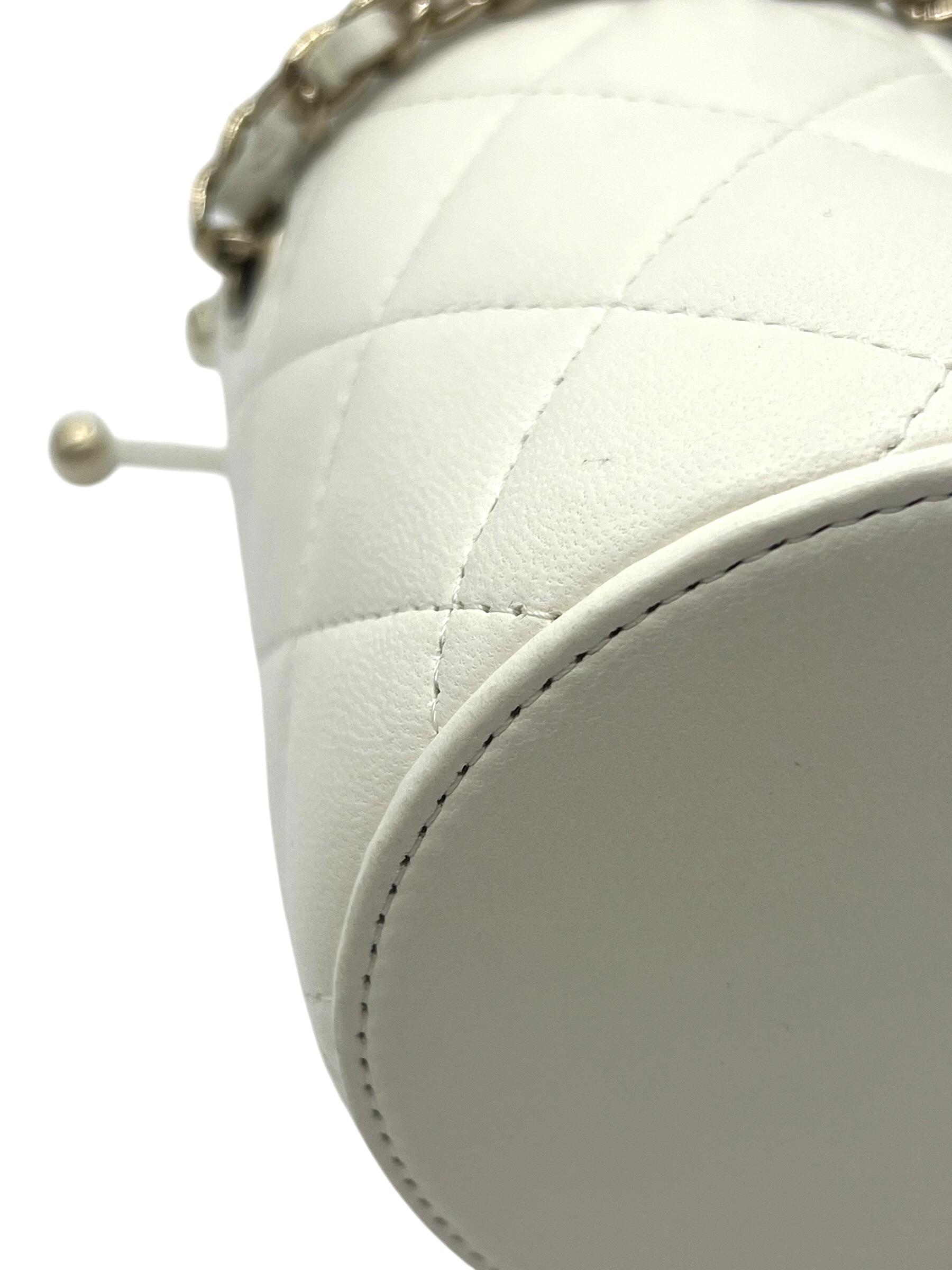 Pre-Owned CHANEL Small Bucket Bag / Product Code: 062701