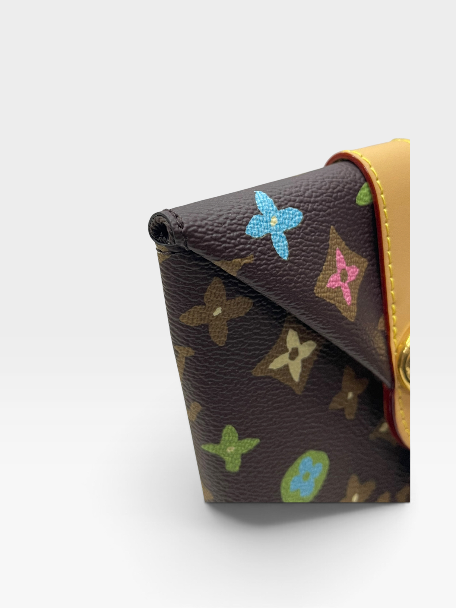 Pre-Owned LV Craggy Pouch / Product Code: K090413