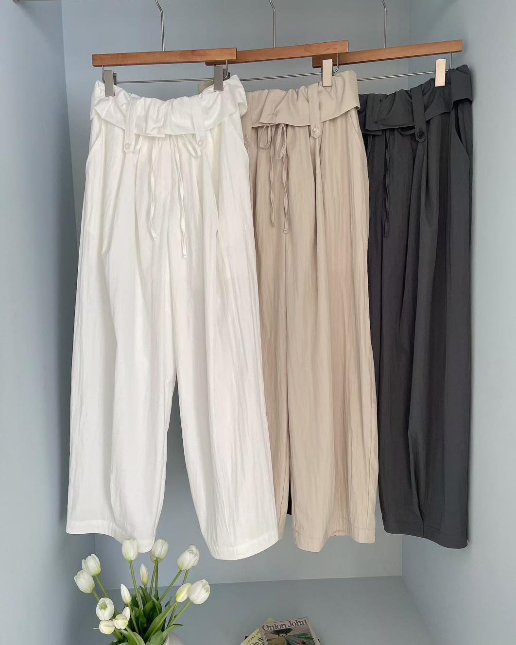 反摺腰頭皺布寬身褲