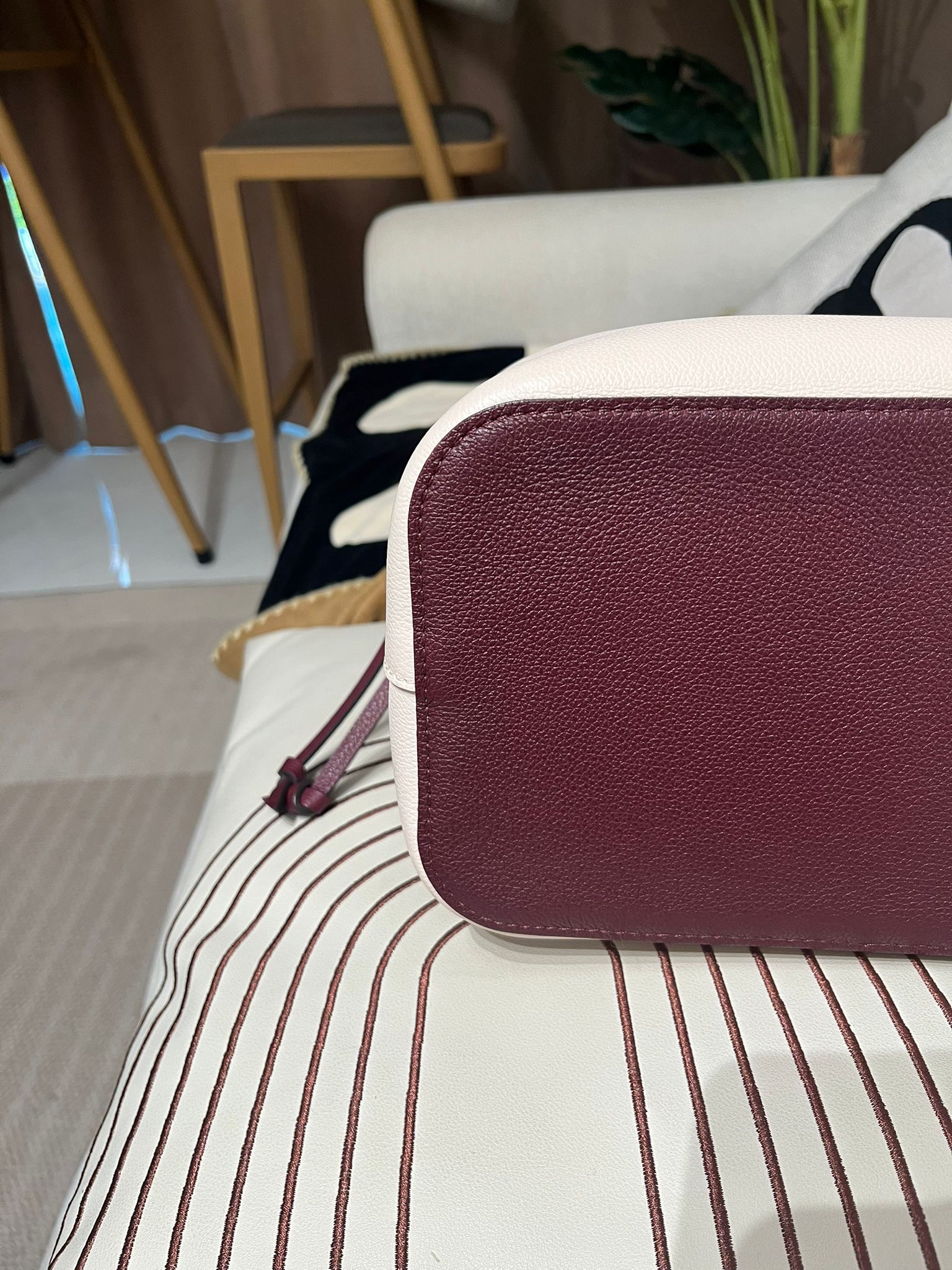 LV Lockme Bucket bag Calfskin 100%Authentic, 98%New ✅Dust bag