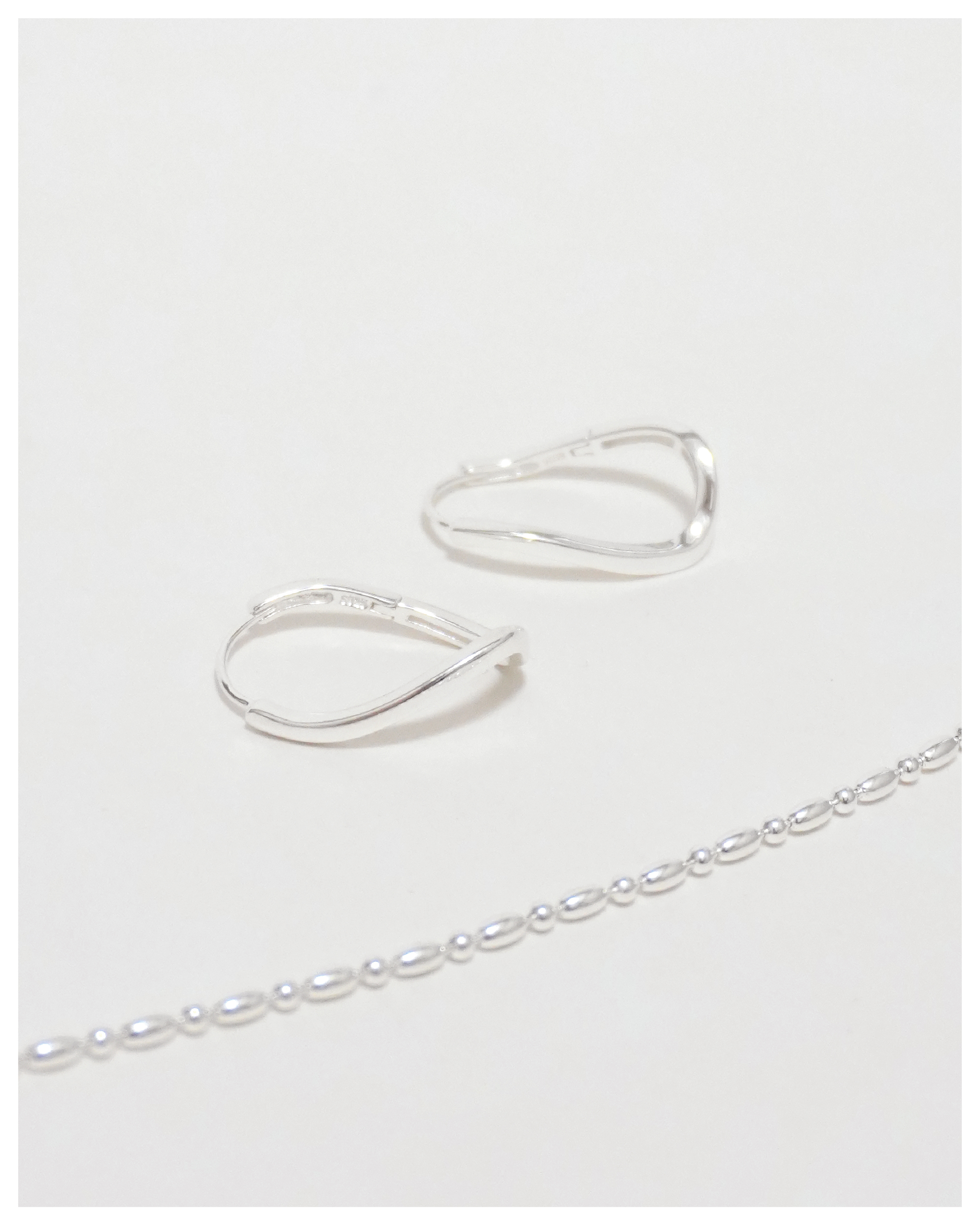 Timeless Urban Bean Necklace