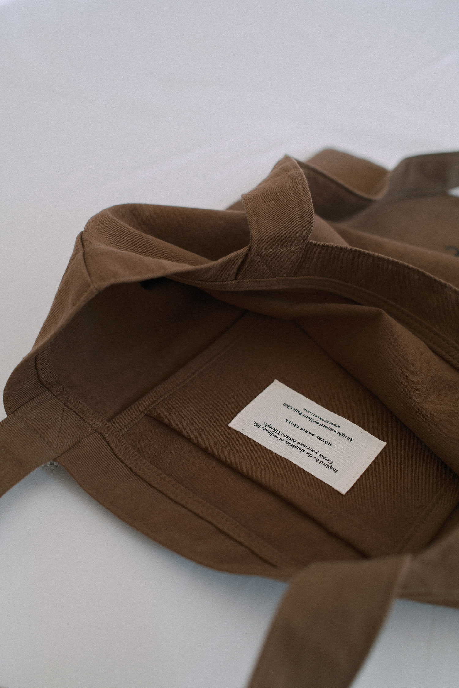 HÔTEL 827 Poétique Shoulder Bag (Cocoa)