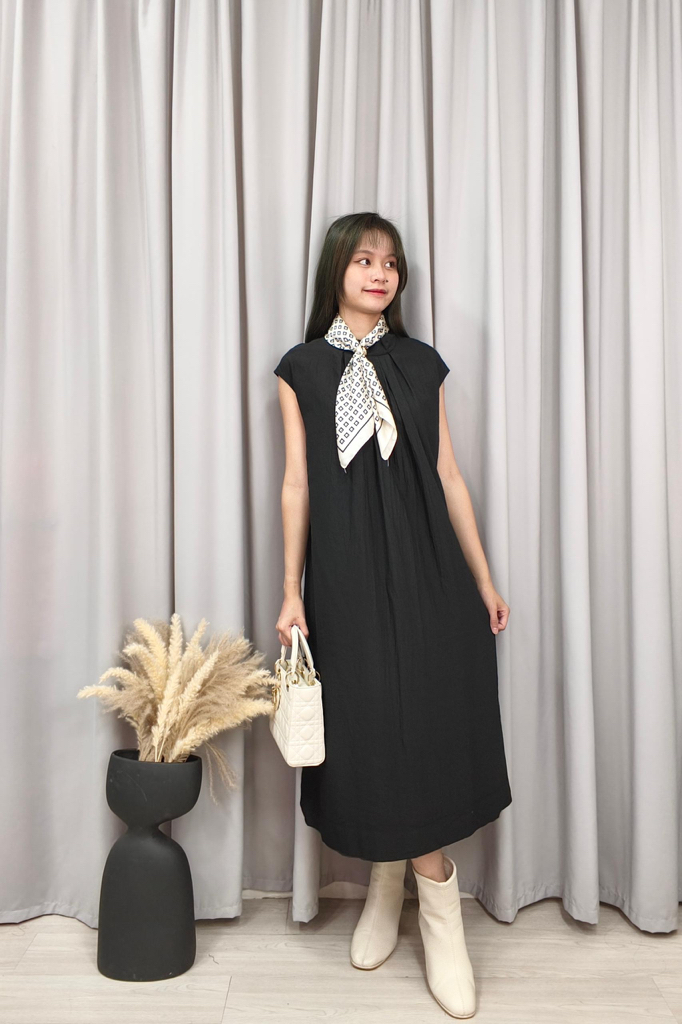 14241146 Noir Grace Midi Dress