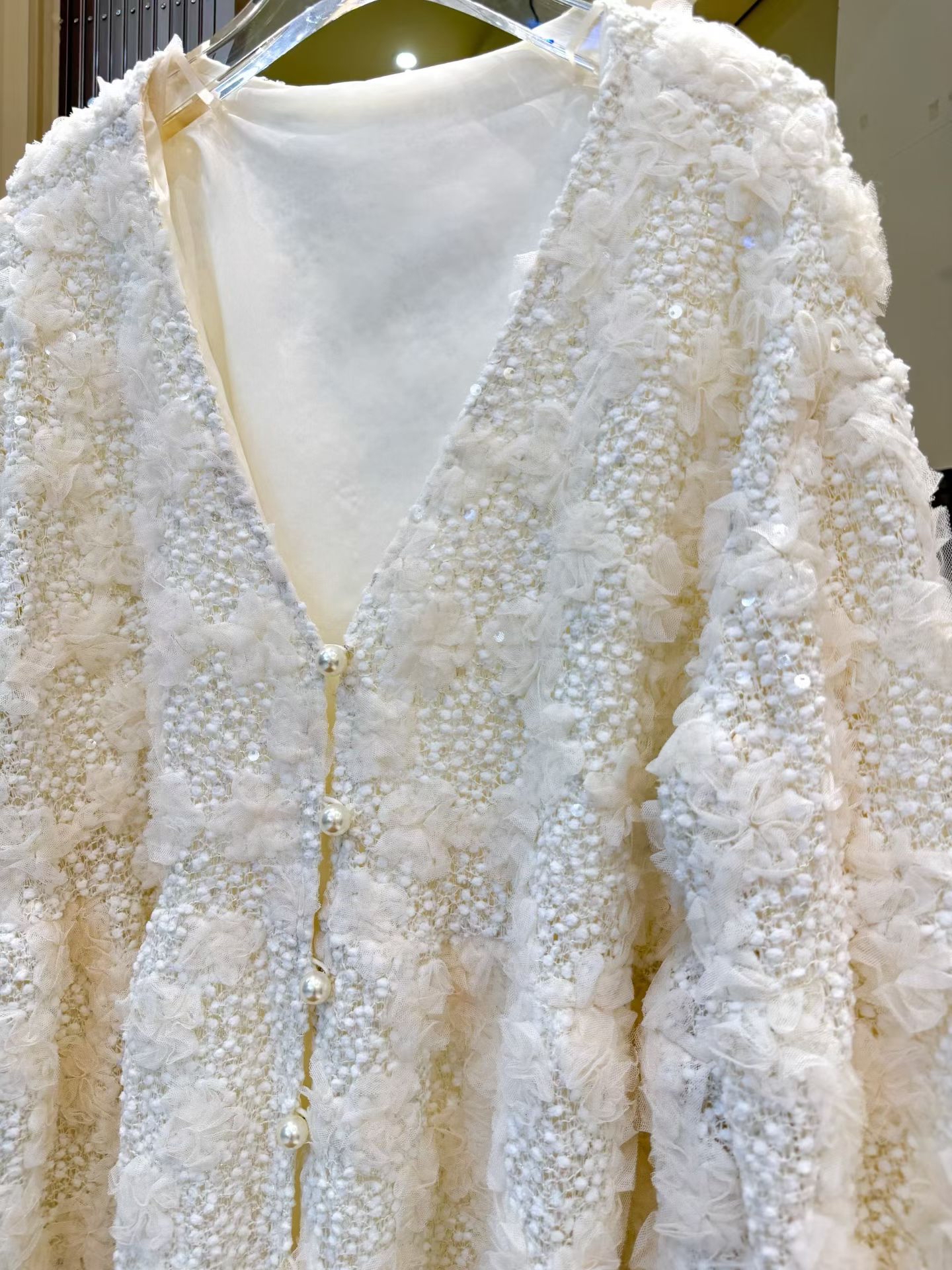Elegant textured cardigan (ivory)