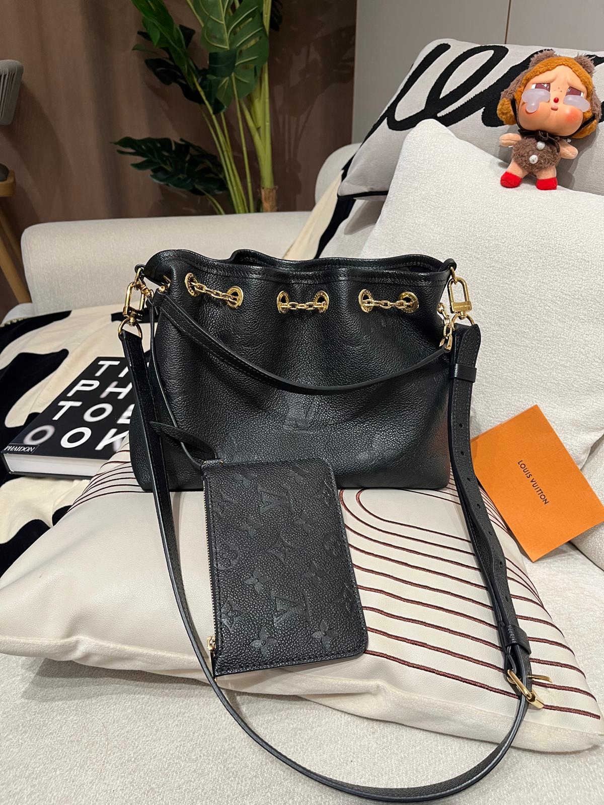 Lv Bundle 2 way bag M47209 Empreinte Calfskin Monogram  100%Authentic ,98%new ✅專門店收據✅塵袋✅box