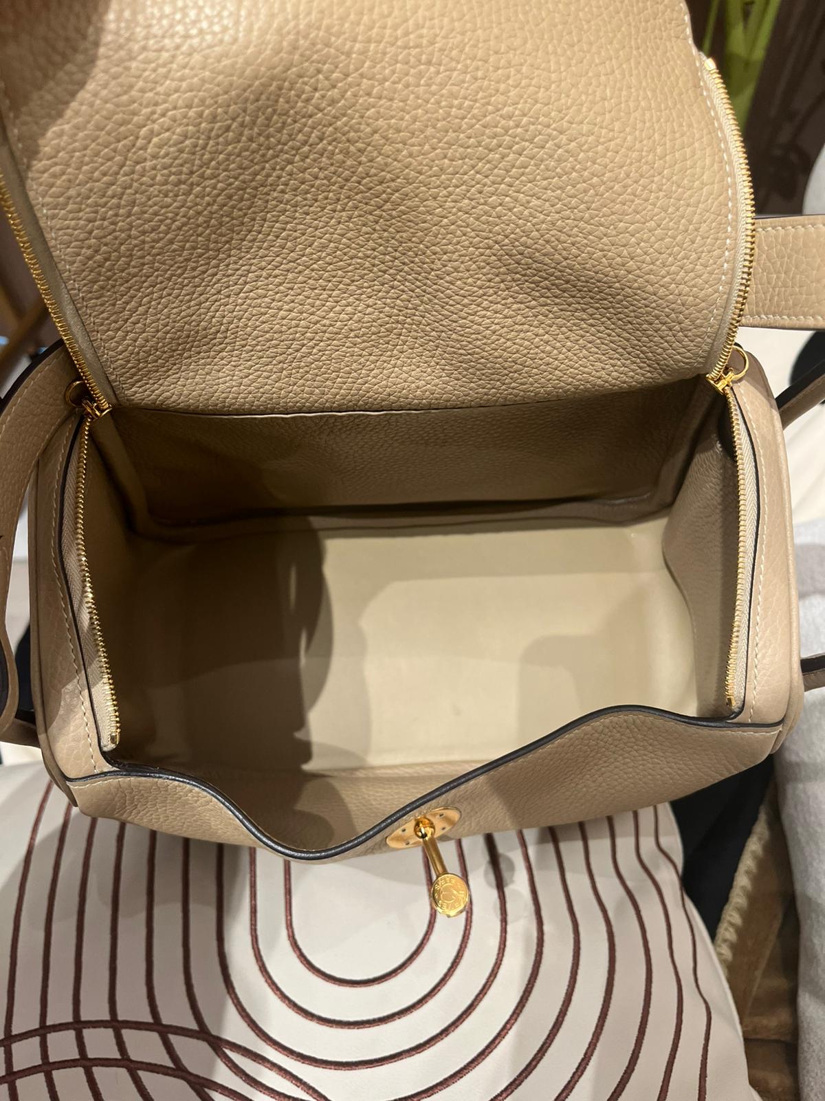 Hermes Lindy 26 Stamp X 風衣灰金扣 100%Authentic, 99%New ✅Dust bag✅Box