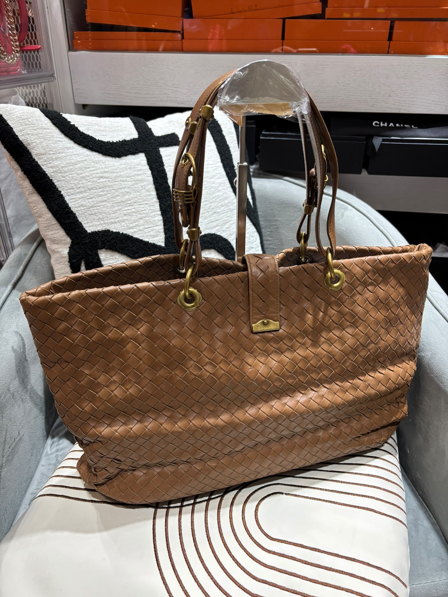 Bottega Veneta Intrecciato Roma Tote Bag shoulder bag Tan 100%Authentic ,90%new 