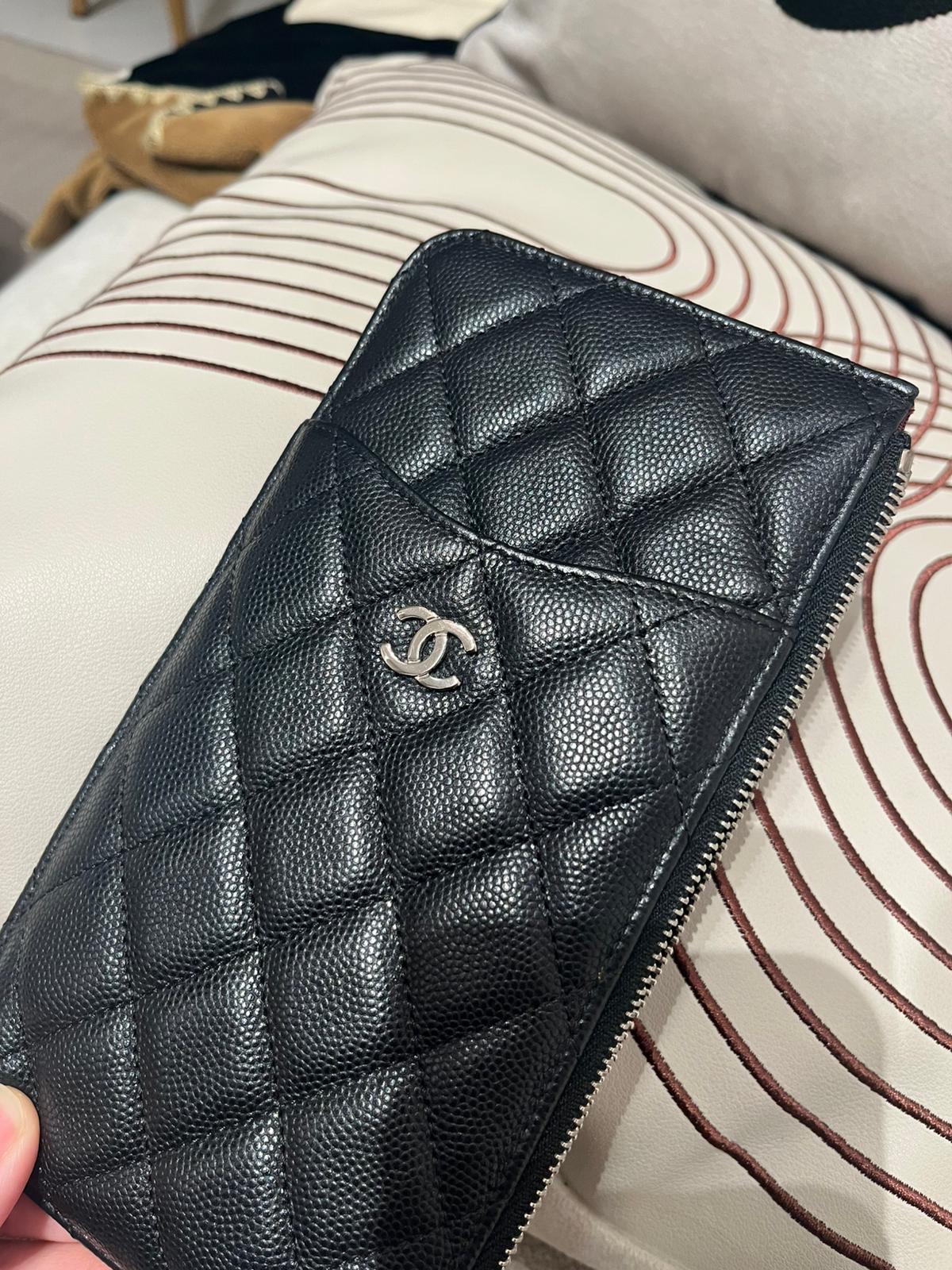 Chanel phone zip wallet 黑色荔枝牛皮銀扣 100%Authentic ,92%new  ✅ 26貼 ✅dust bag 