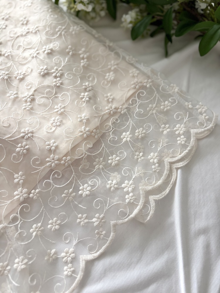 Blossom Embroidery Skirt (Cream)
