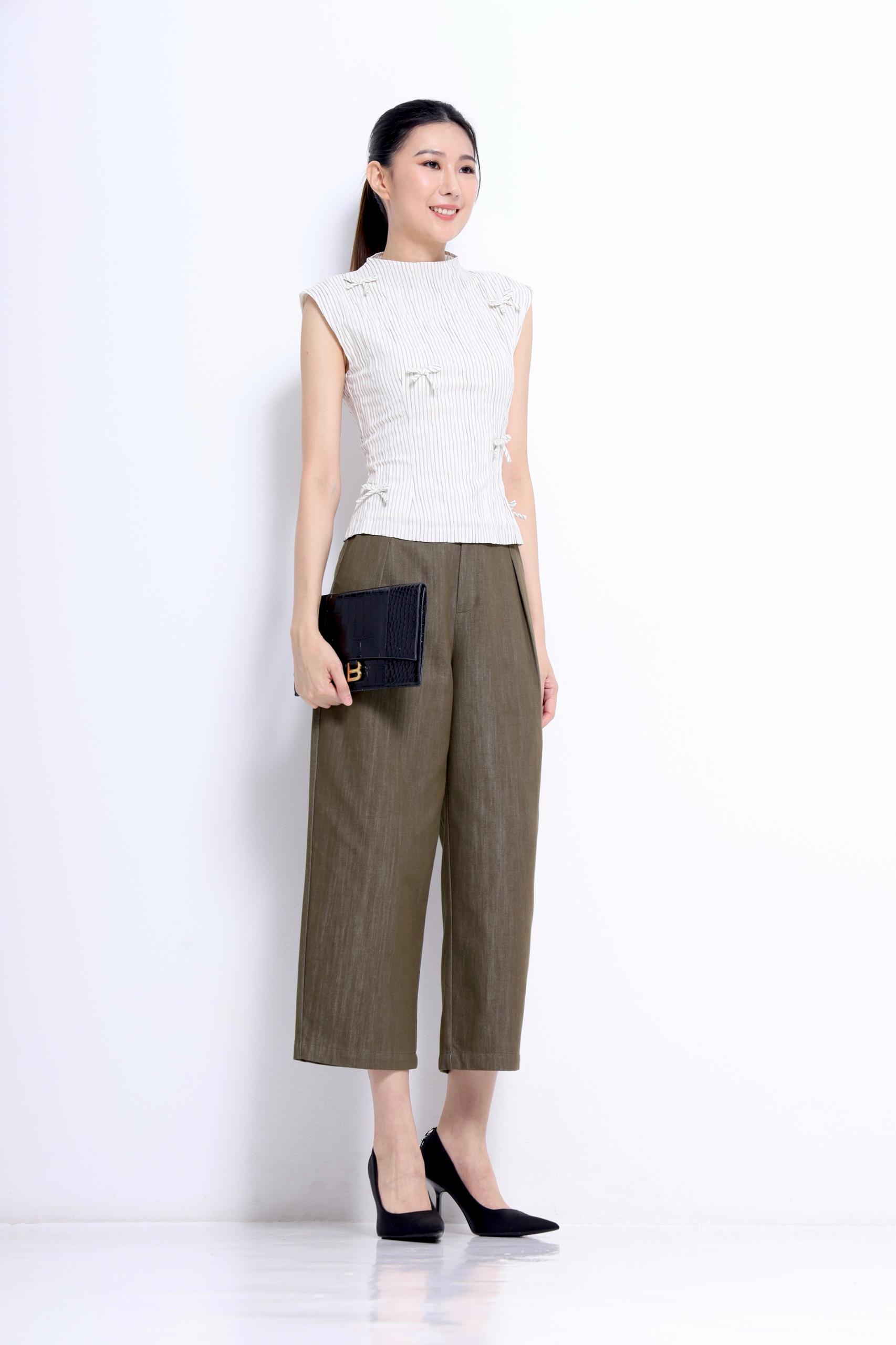 CP1652 Elara Pleated Wide-Leg Cropped Pants