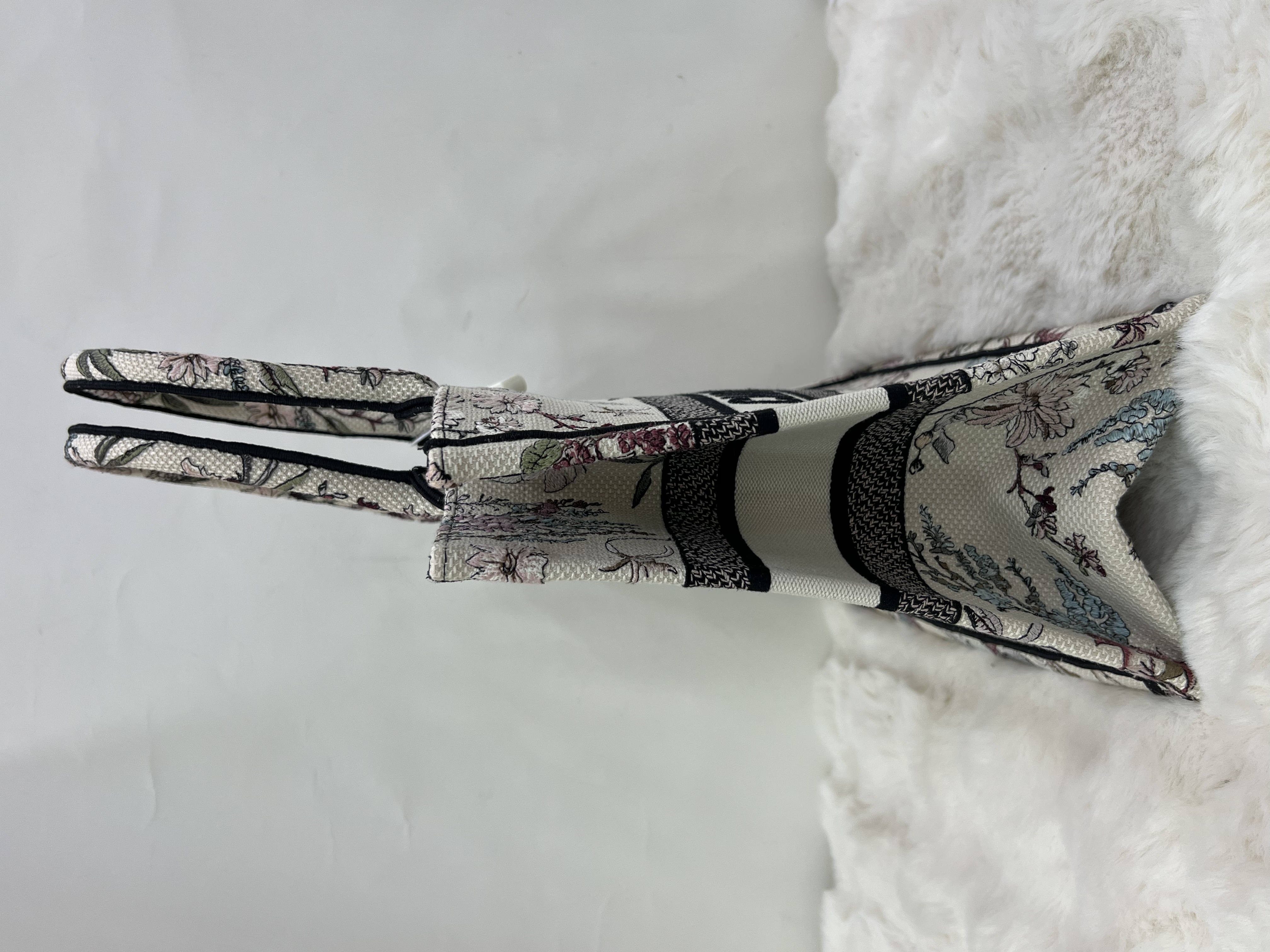 直播貨品 |  [1個-$100 2個-$300］J86