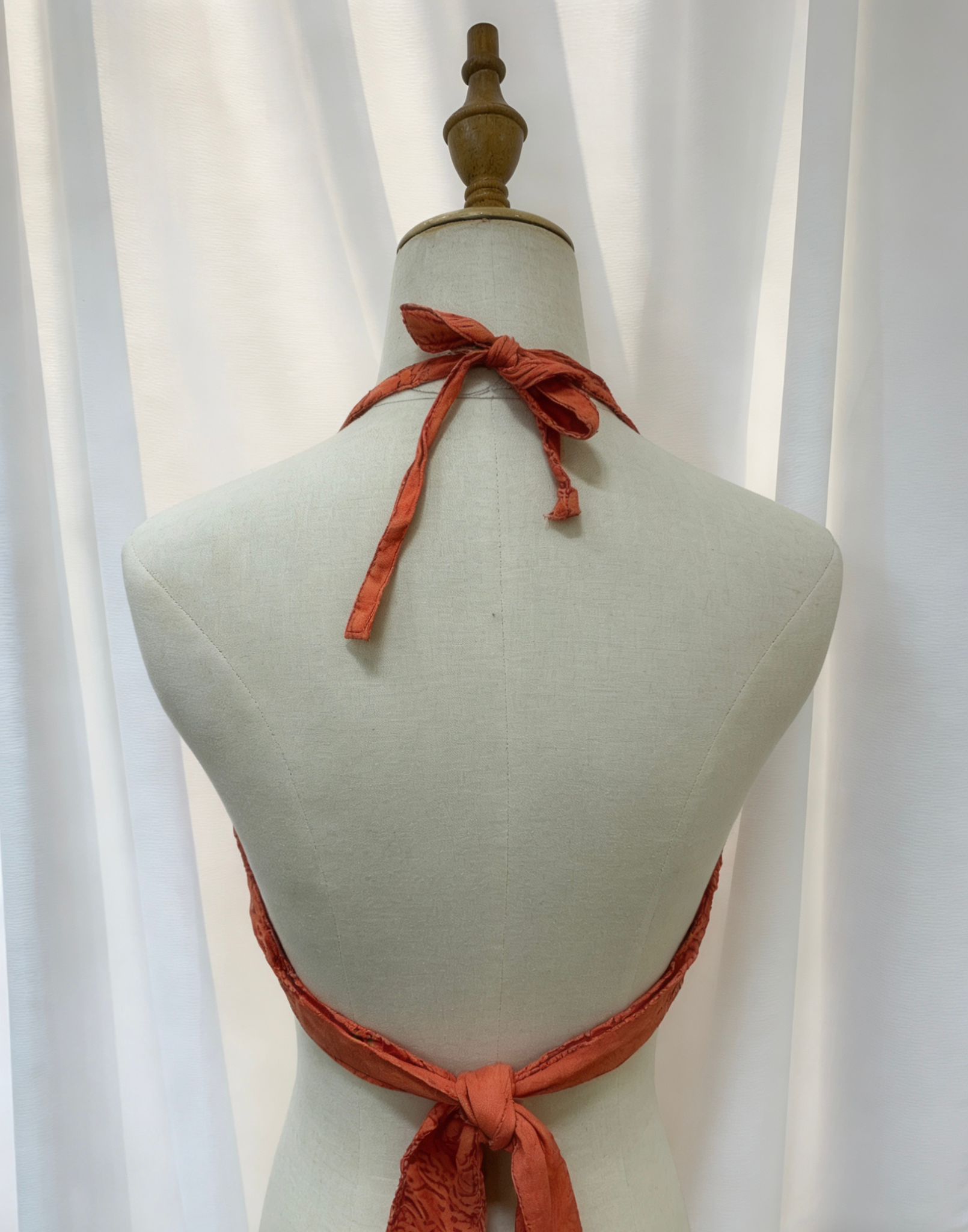 復古印花露背綁帶上衣