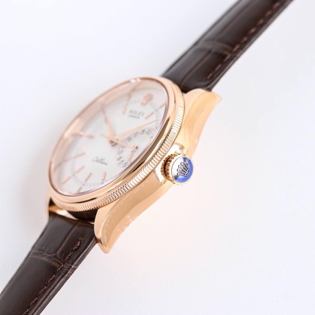 劳力士 ROLEX 切利尼日历型！🎮OT2 强势来袭！真正的机芯功能，跟正品一样的体验，细节方面：切力尼系列 【尺寸】39毫米，厚度11.5毫米！ 【机芯】搭载定制版劳Rolex3165一体机芯，大三针带小针日历功能，功能同原版一致！ 【表壳】316L精钢，顶级电镀厚金+抗氧化保护，还原本质！ 【字面】雕刻波浪纹底制造工艺 纹路立体感超强！🎮 【指针】原装顶级批花工艺！ 【镜面】蓝宝石玻璃水晶镜面！ 【表带+扣子】纹节清晰、顶级全包边工艺柔软的类美洲牛皮表带，同原版针扣方便使用！ 匠心力作 打造正品的体验 给您复刻带来不一样的正品感觉 欢迎各位表友品鉴！🎮