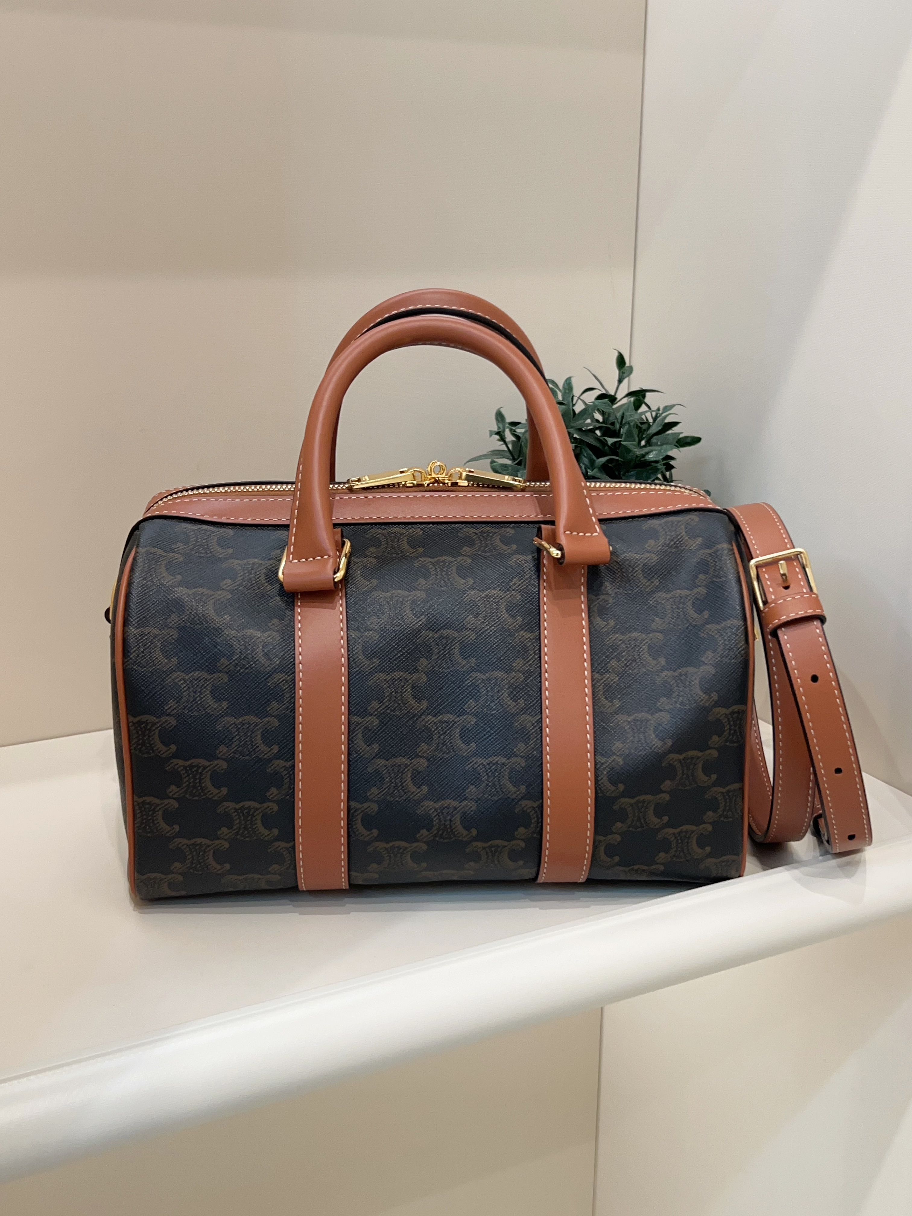 未使用品 Celine Boston Medium 2Way Bag 100%Authentic, Unused未使用品 ✅Key Lock✅Tag✅Dust bag