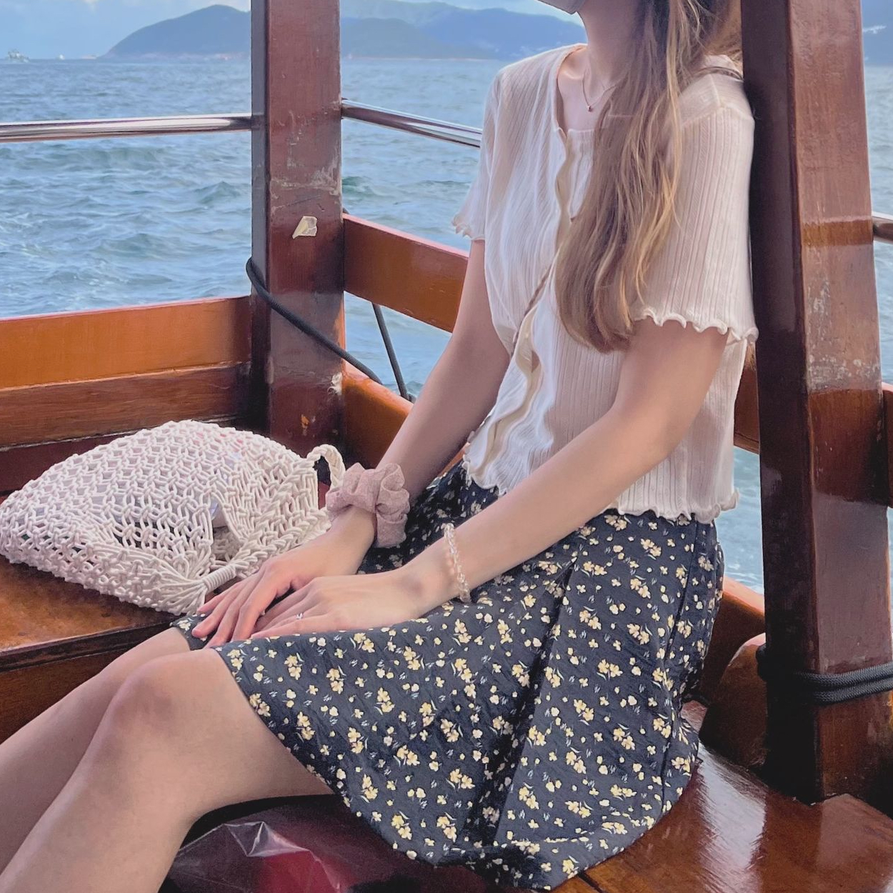 <最後現貨> <KR> ♥︎花花鈕捲邊鏤空cardigan* grey