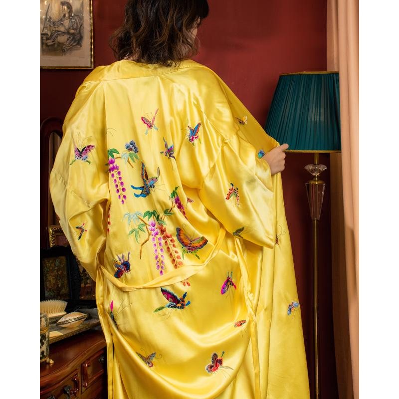 Vintage c.a. 1990s Made in China Hand-Embroidered Silk Bathrobe NEW OLD STOCK- Butterfly