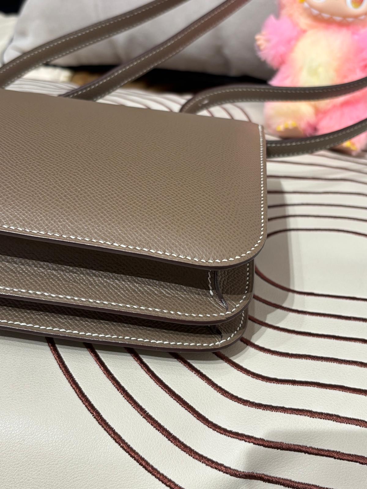 Hermes Constance mini 19 , Stamp Y 大象灰銀扣epsom 牛皮100%Authentic, 98%New ✅Dust bag ✅Box