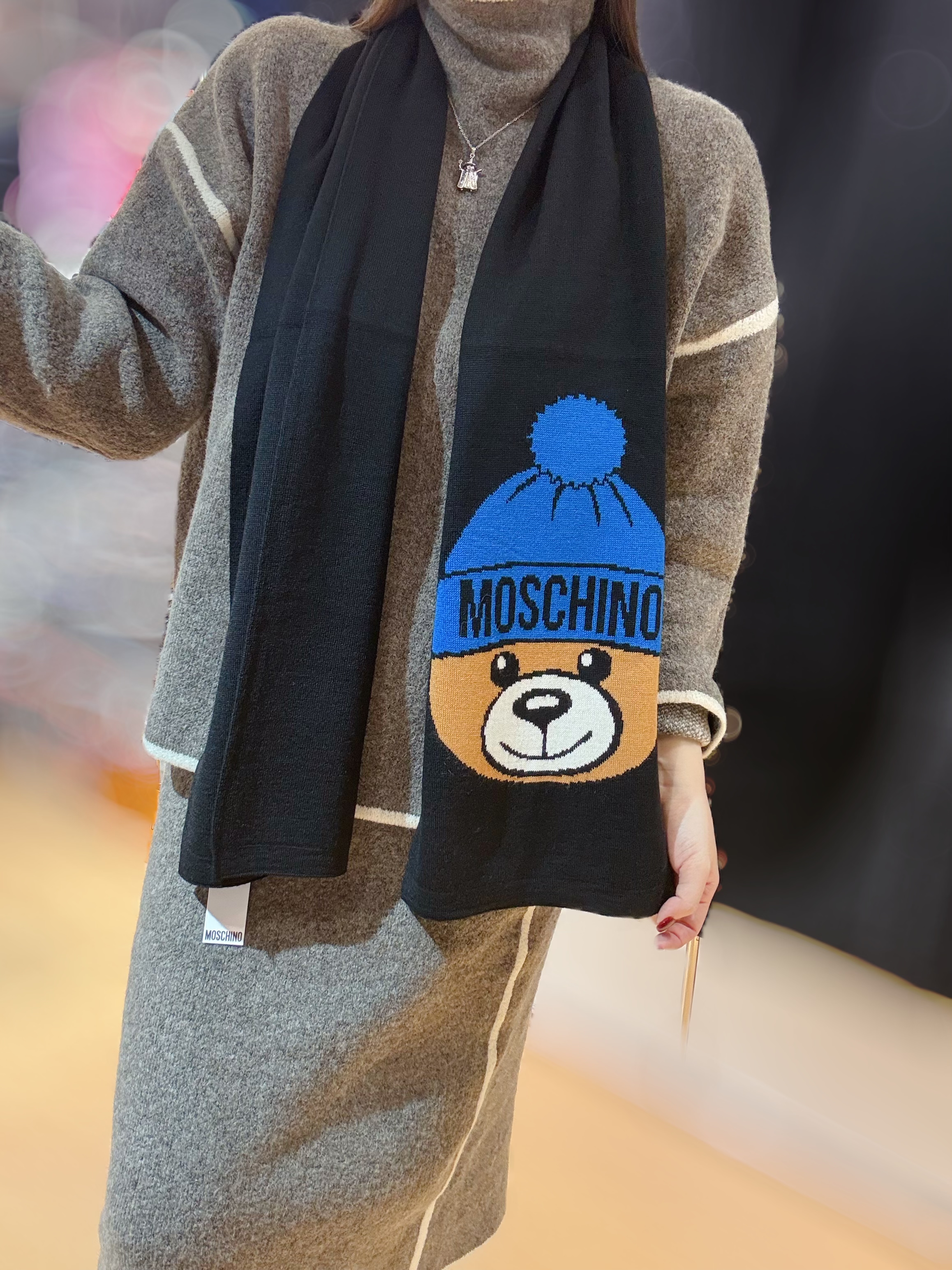 Moschino scarf 30635 bear/hat/blk