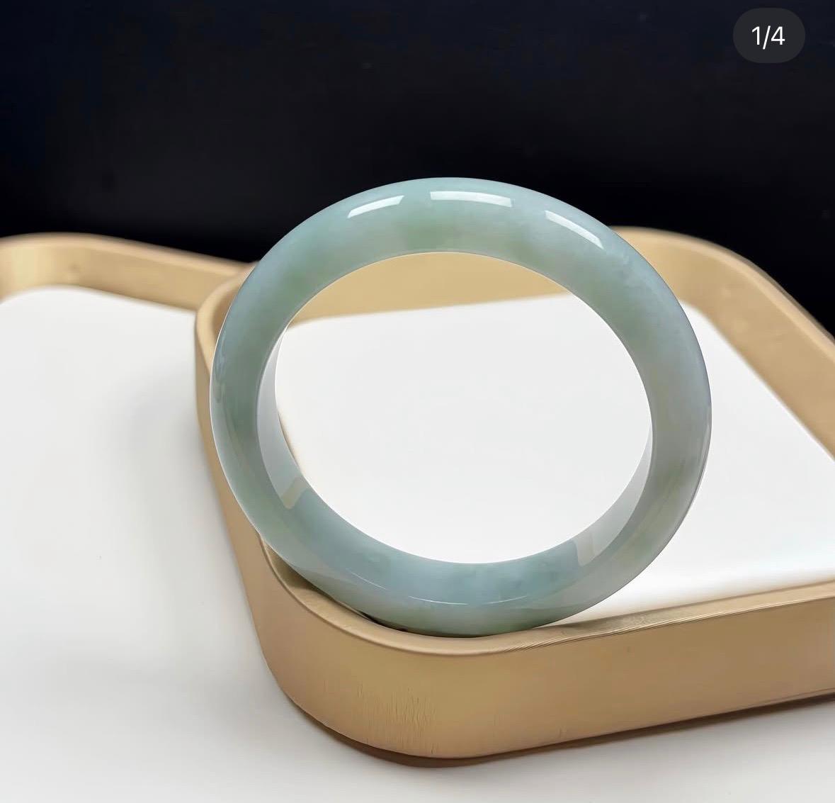 56mm 果綠翡翠福鐲