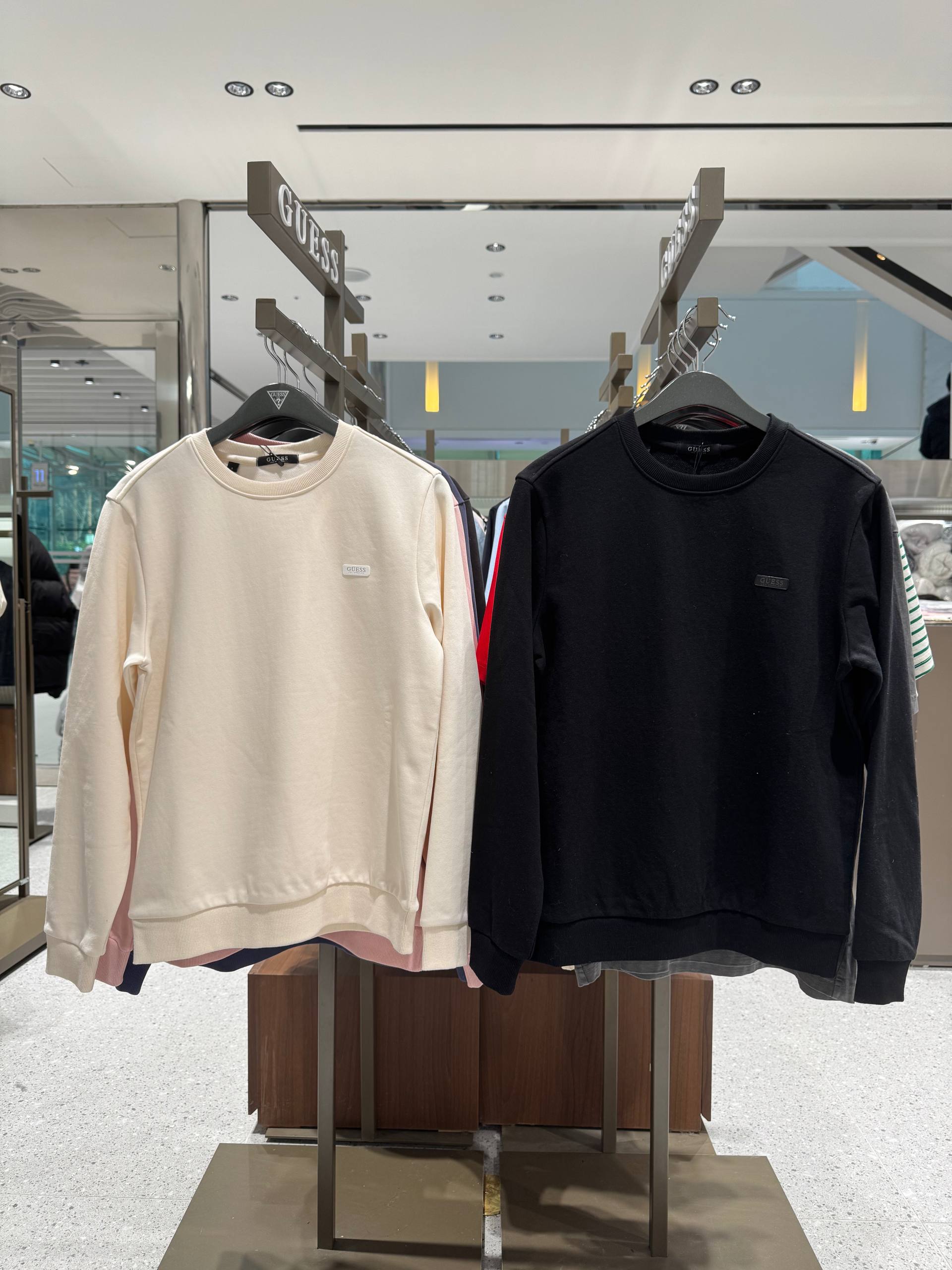 🇰🇷Guess 长袖卫衣✨