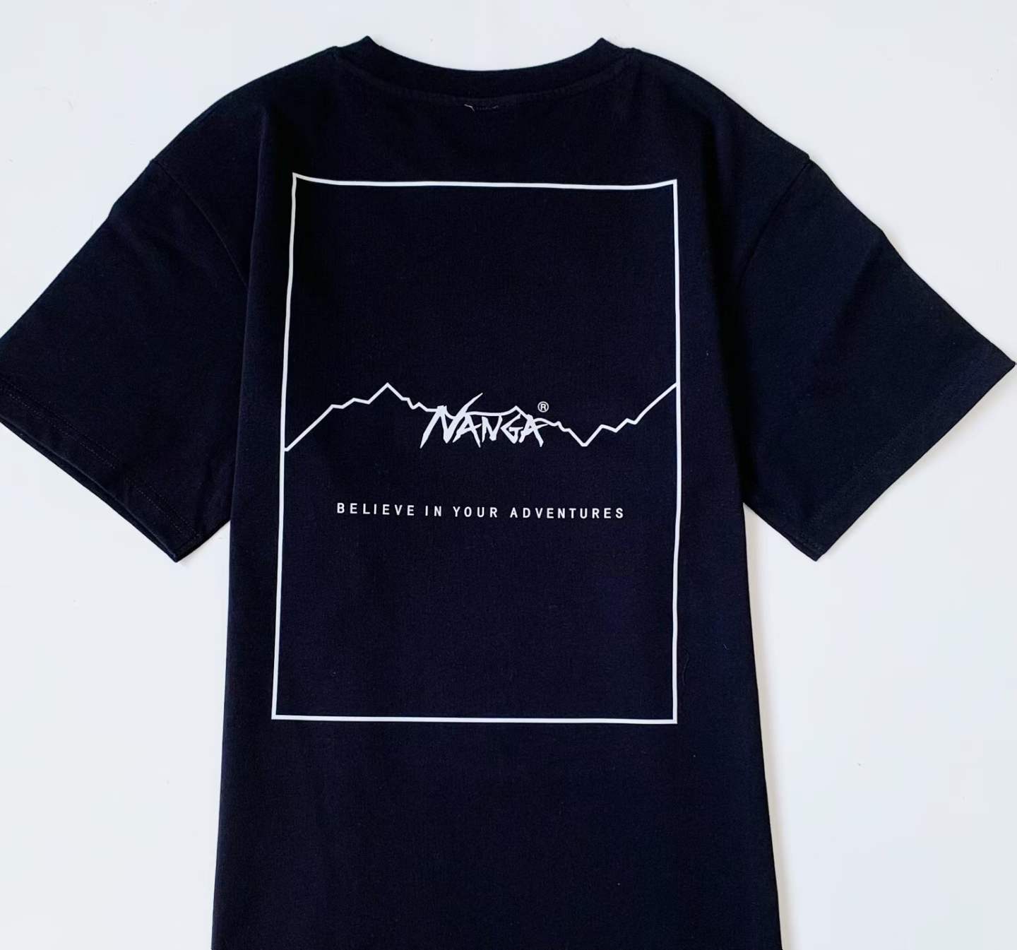 預訂 Nanga前後印花短袖Tee [貨號26A351]