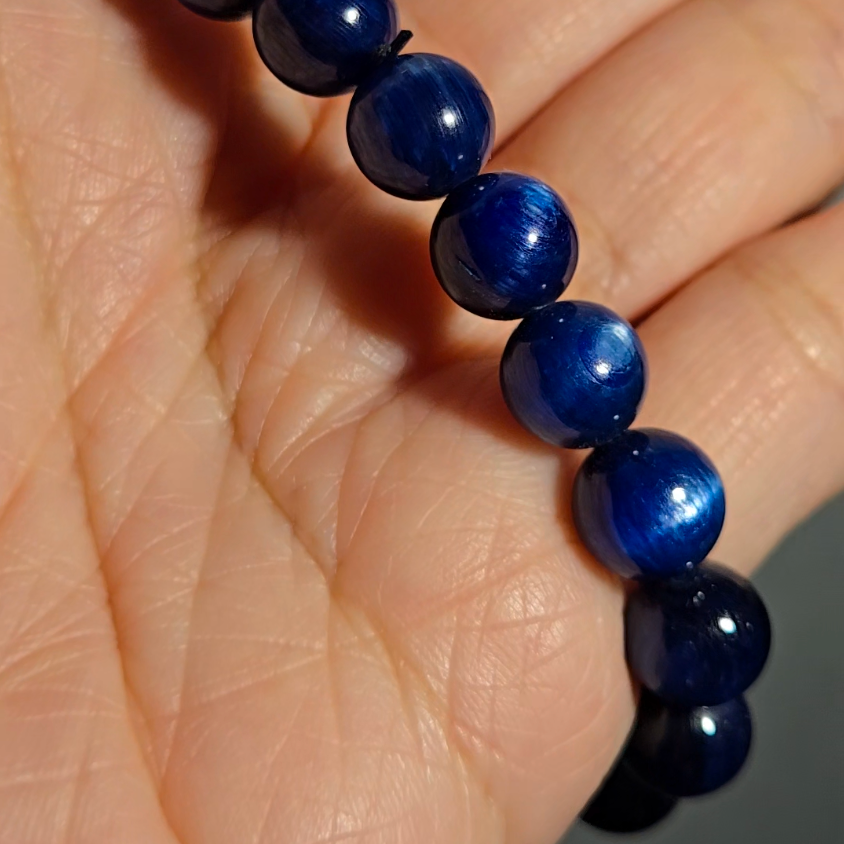 Blue kyanite 8.5mm bead bracelet - JW127