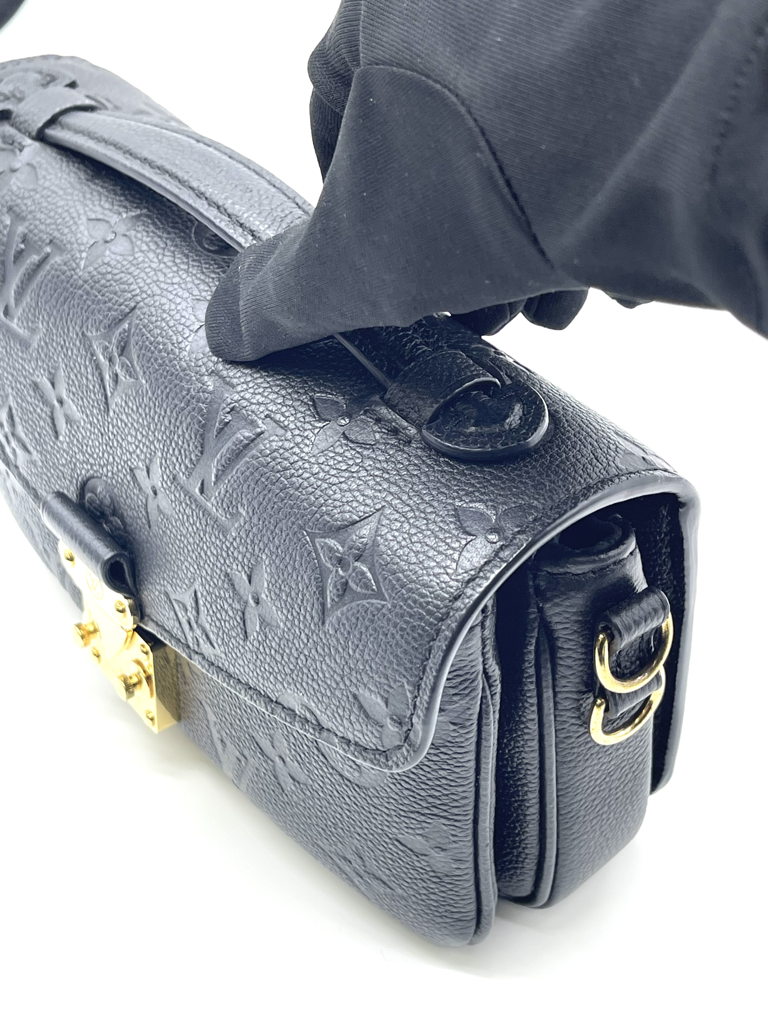 Pre-owned LV Pochette Métis MM / Product Code: 26032807