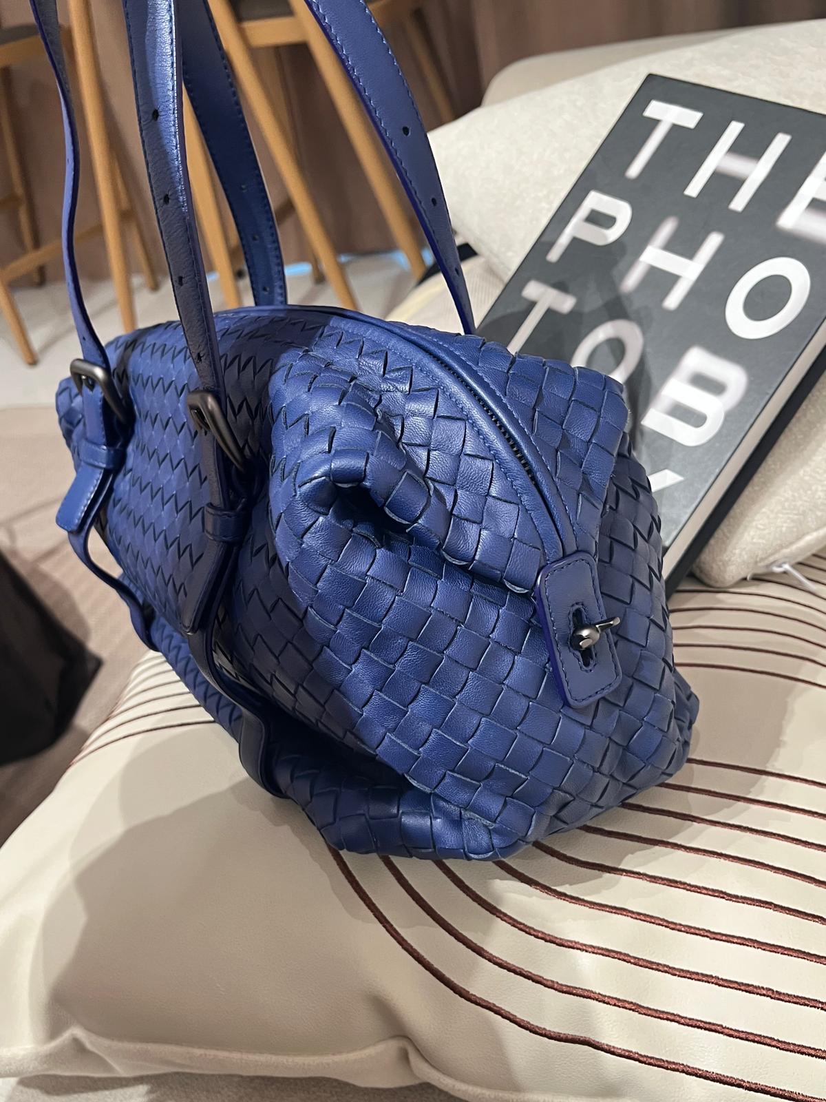 Bottega Veneta Bv shoulder bag 100%Authentic ,98%new ✅Dust bag