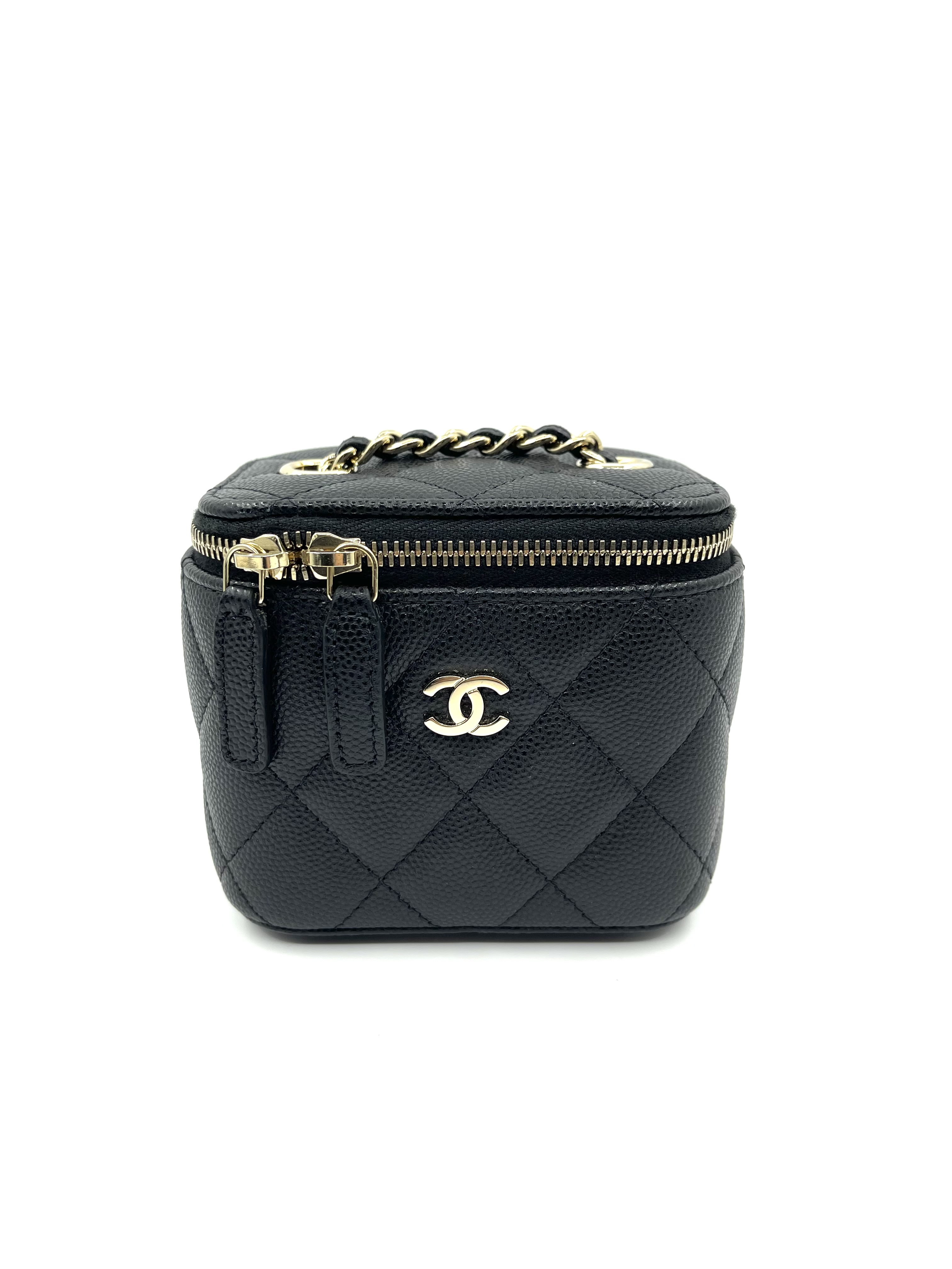 Pre-Owned CHANEL Small Vanity With Chain / Black / Product Code:2473102