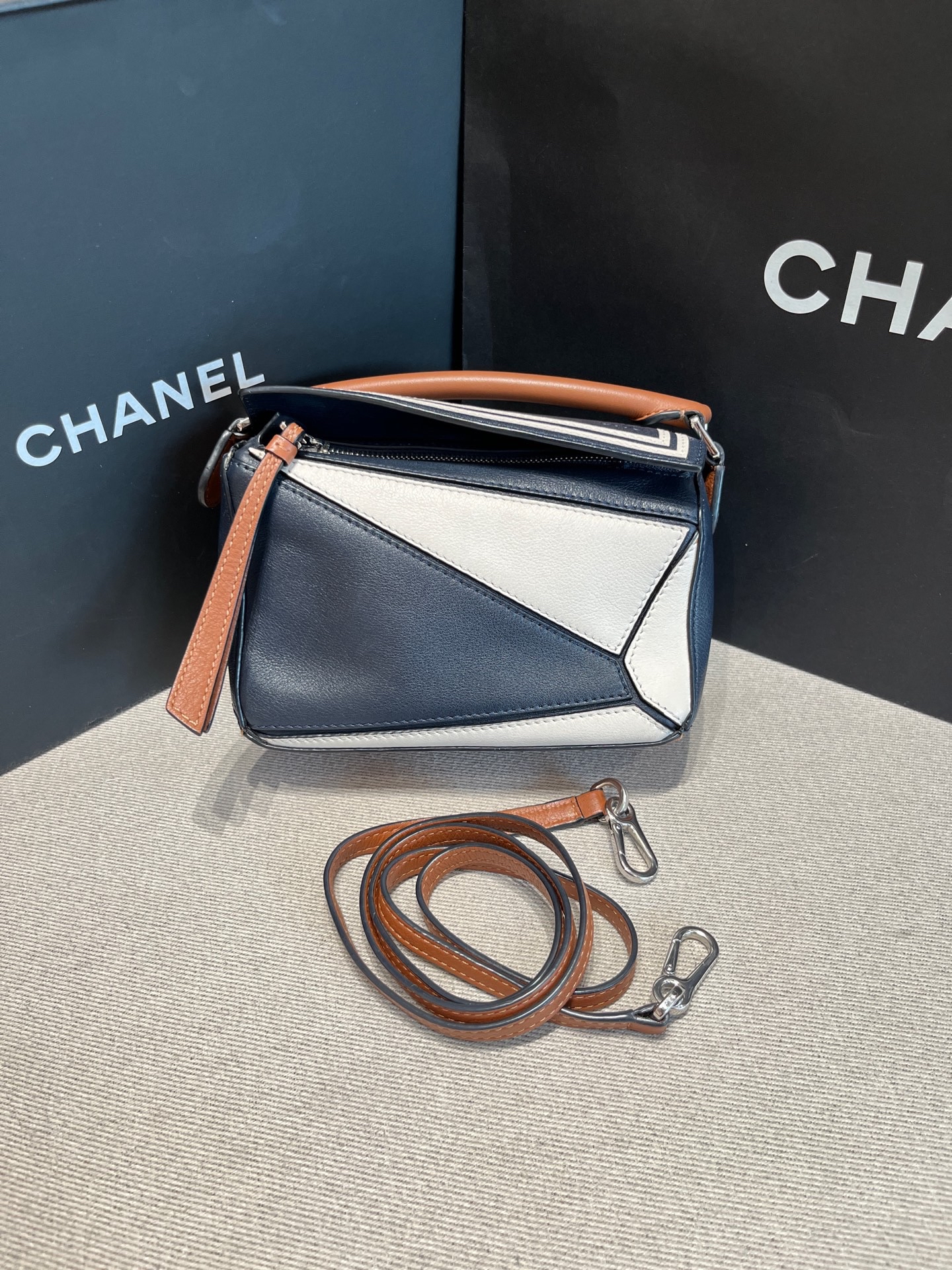 【預訂貨品】Loewe 海軍風三拼色 minipuzzle