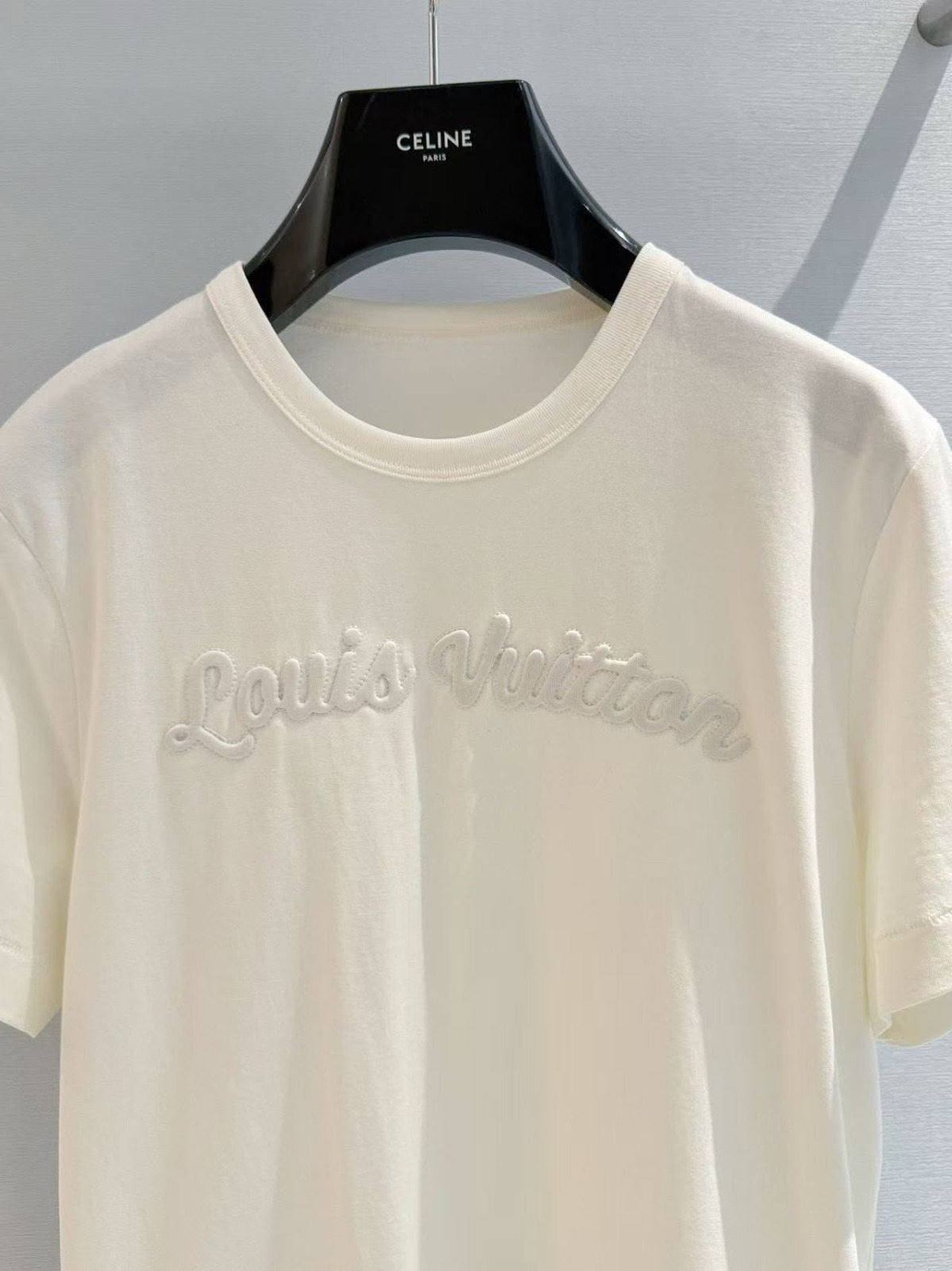 【原單】LV Signature Embroidery T-Shirt 立體浮雕刺繡logo短袖Tee