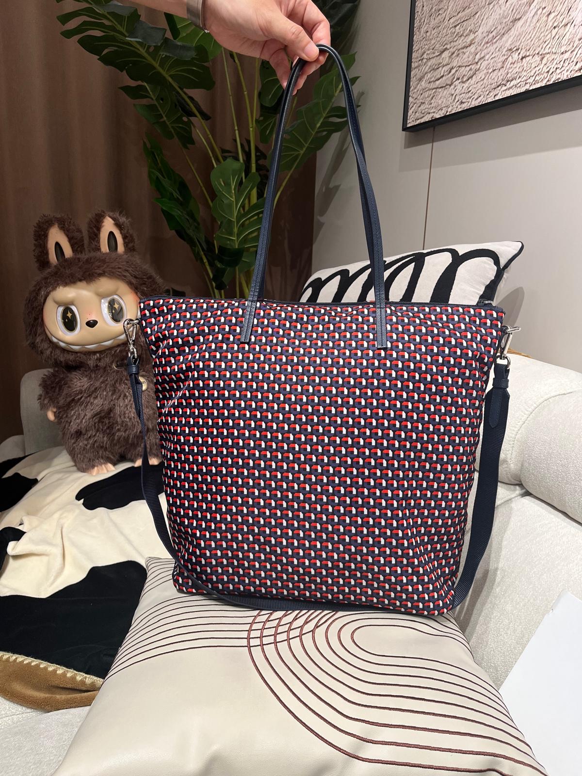 Prada 2way Bag nylon 100%Authentic, 98%new ✅ certificate card