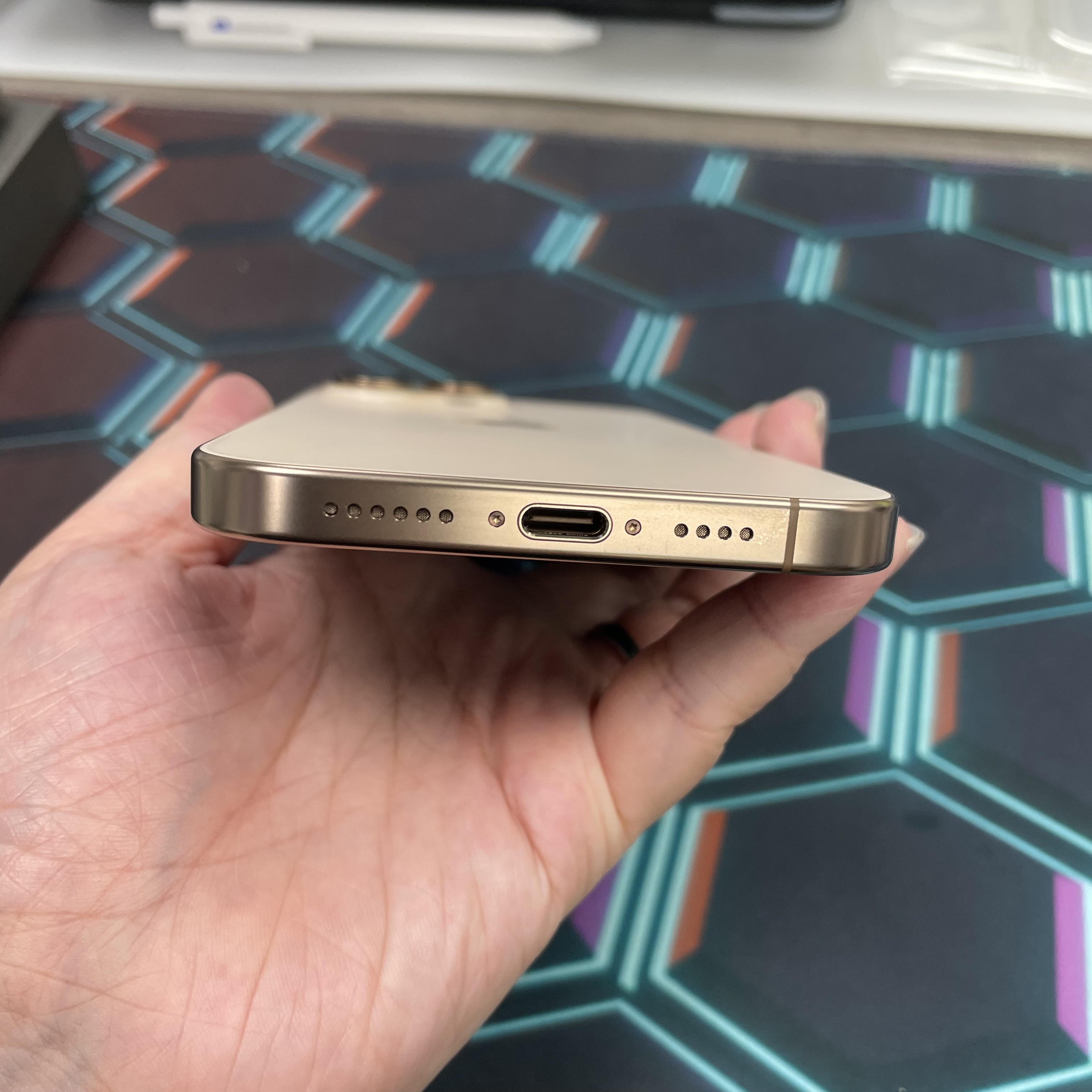 *7721 16 Pro max 勁靚機 256GB 電100 沙色 gold 日版