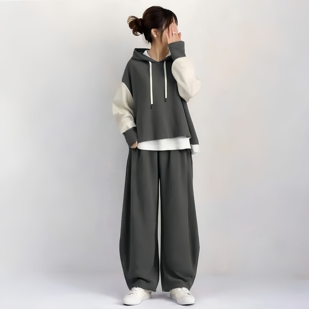 日系休閒連帽撞色两件套 。$138套