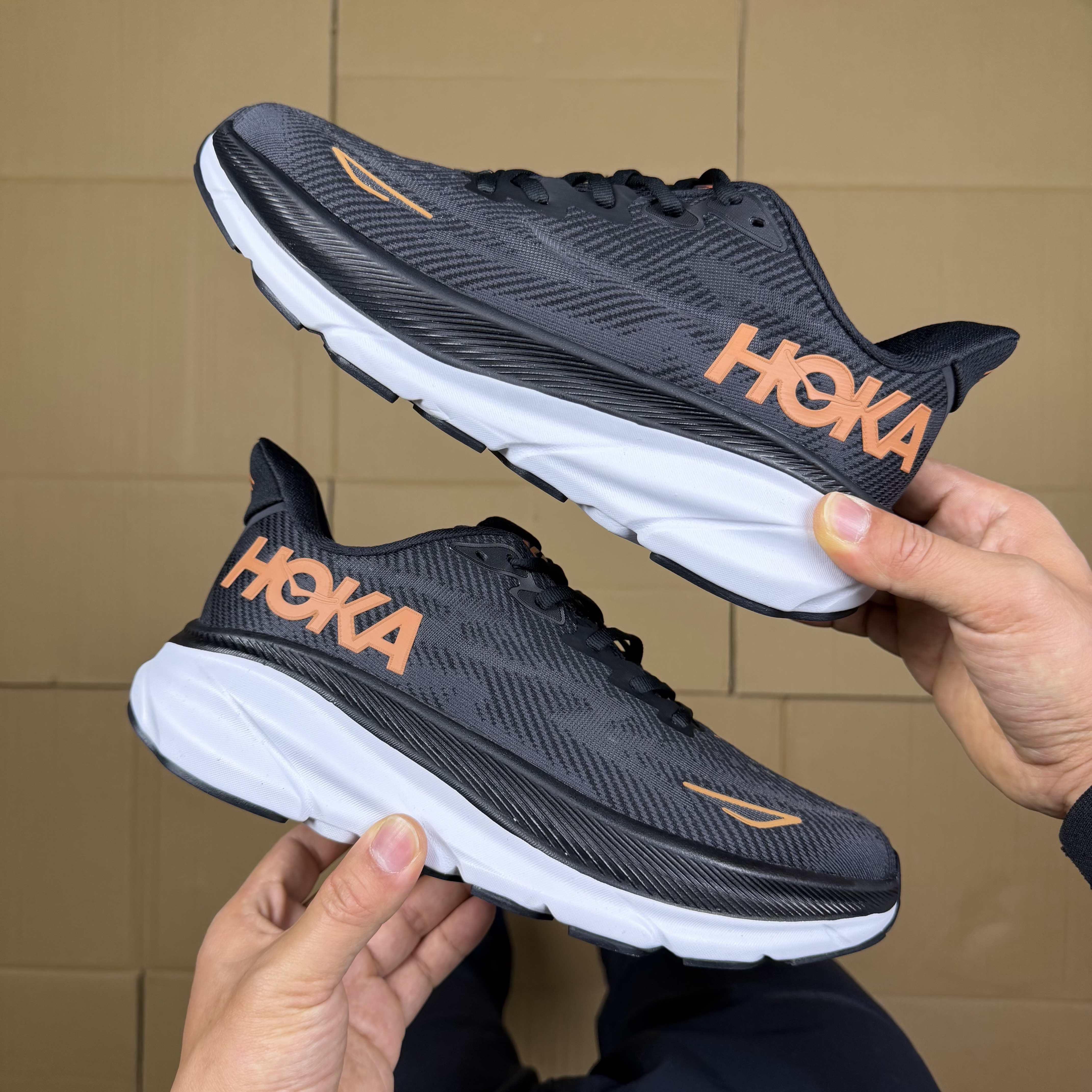 Hoka Clifton 9
