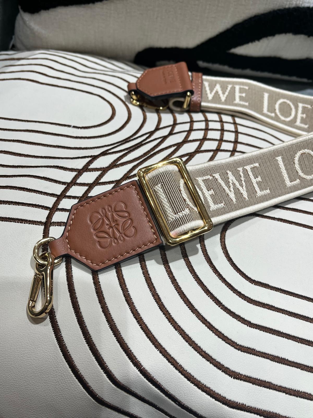 loewe strap anagram Tan 100%Authentic, 98%new ✅dust bag