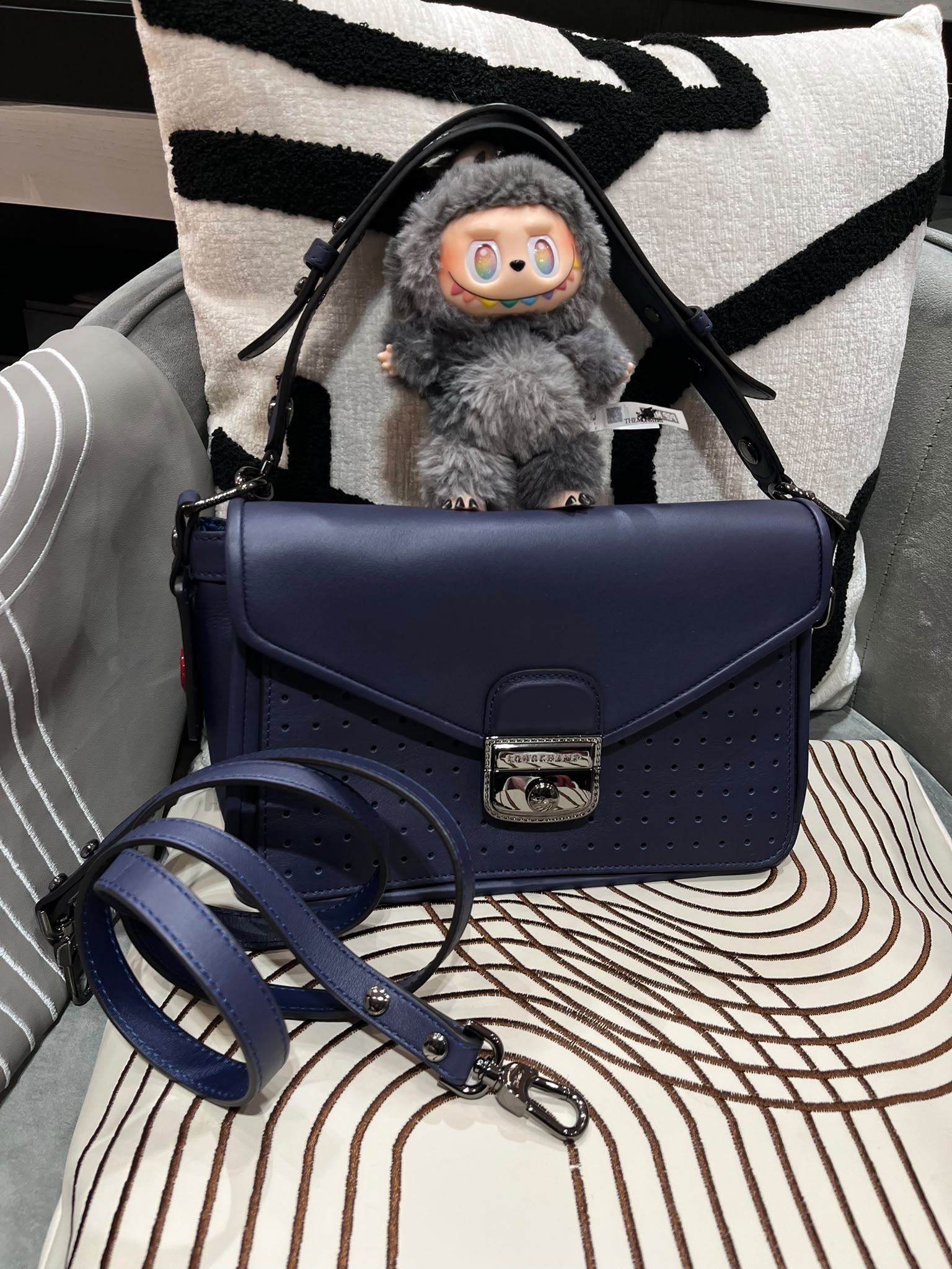 Longchamp Shoulder bag 100%Authentic, 98%New