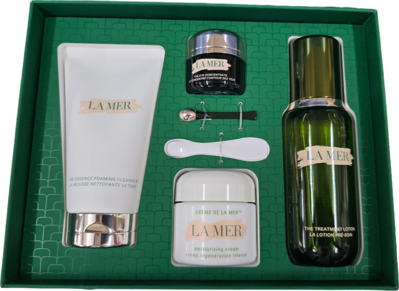La mer 海藍之謎 海藍之謎四件套 (洗面、眼霜、面霜、精華水) ｜全球免稅正品・頂級貴婦奢華修護禮盒！