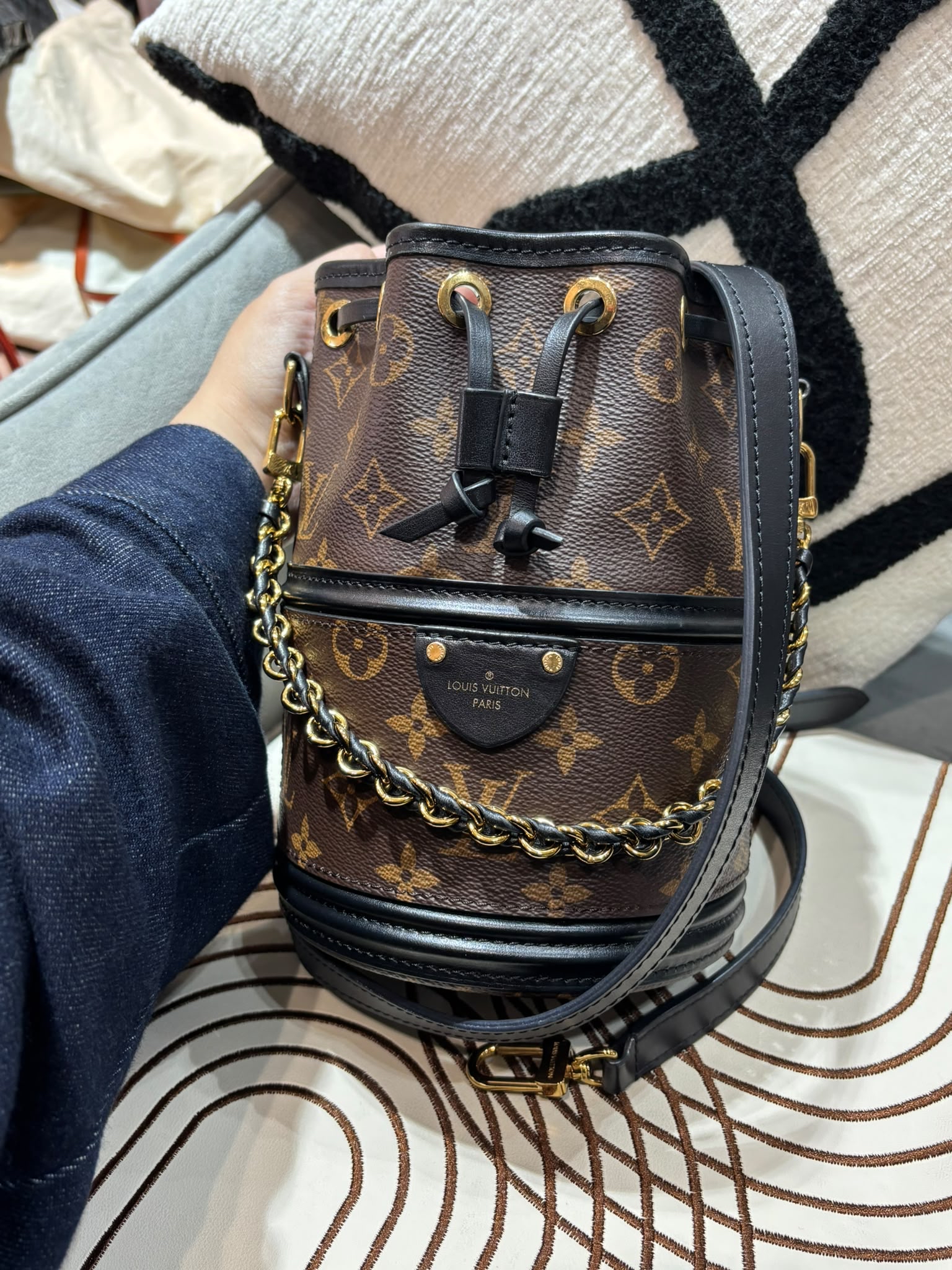 Lv canoe bucket bag M83480 Canoé 100%Authentic,92%new nfc✅dust bag