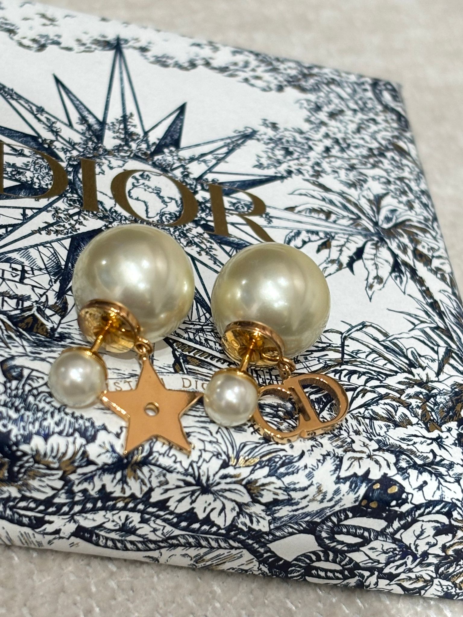 未使用品 Dior CD Earrings Star 100%Authentic, Unused ✅Dust bag ✅Box