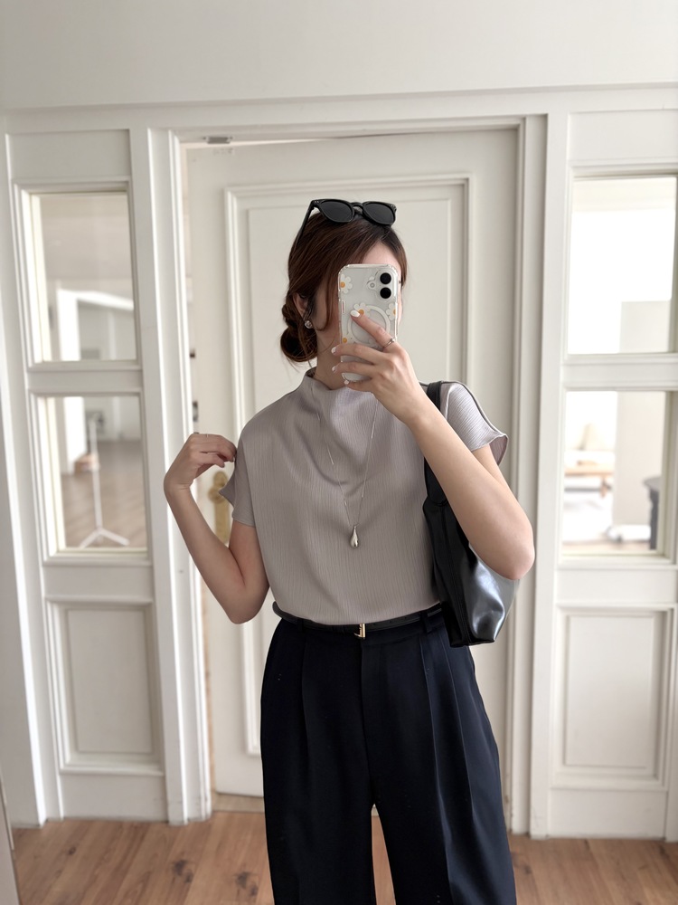 Timeless Pleated Flow Pants (Navy)