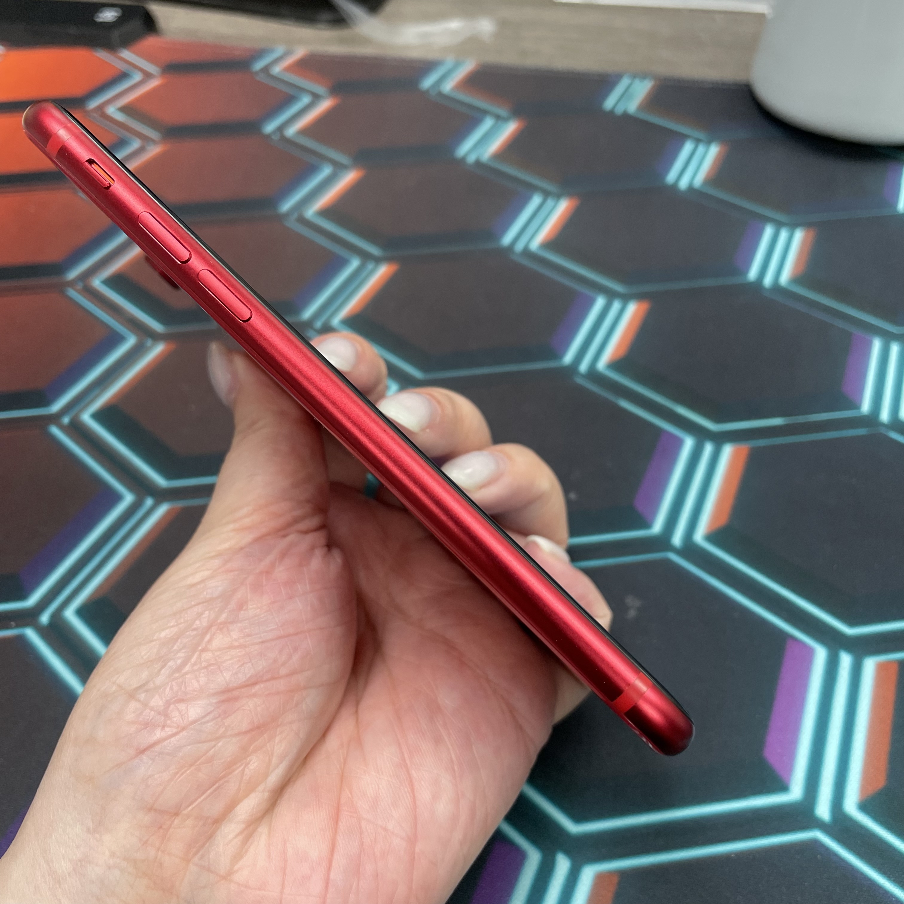 *6631 SE2 完美機 64GB 電76 紅色 red