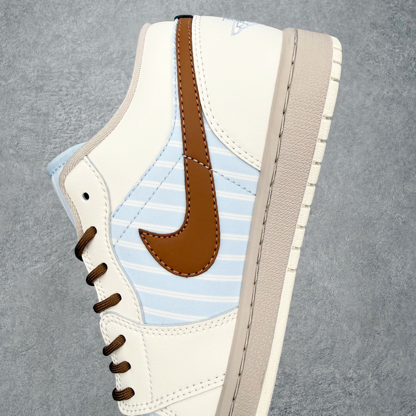 Nike Air Jordan 1 Low SE IR7553-422